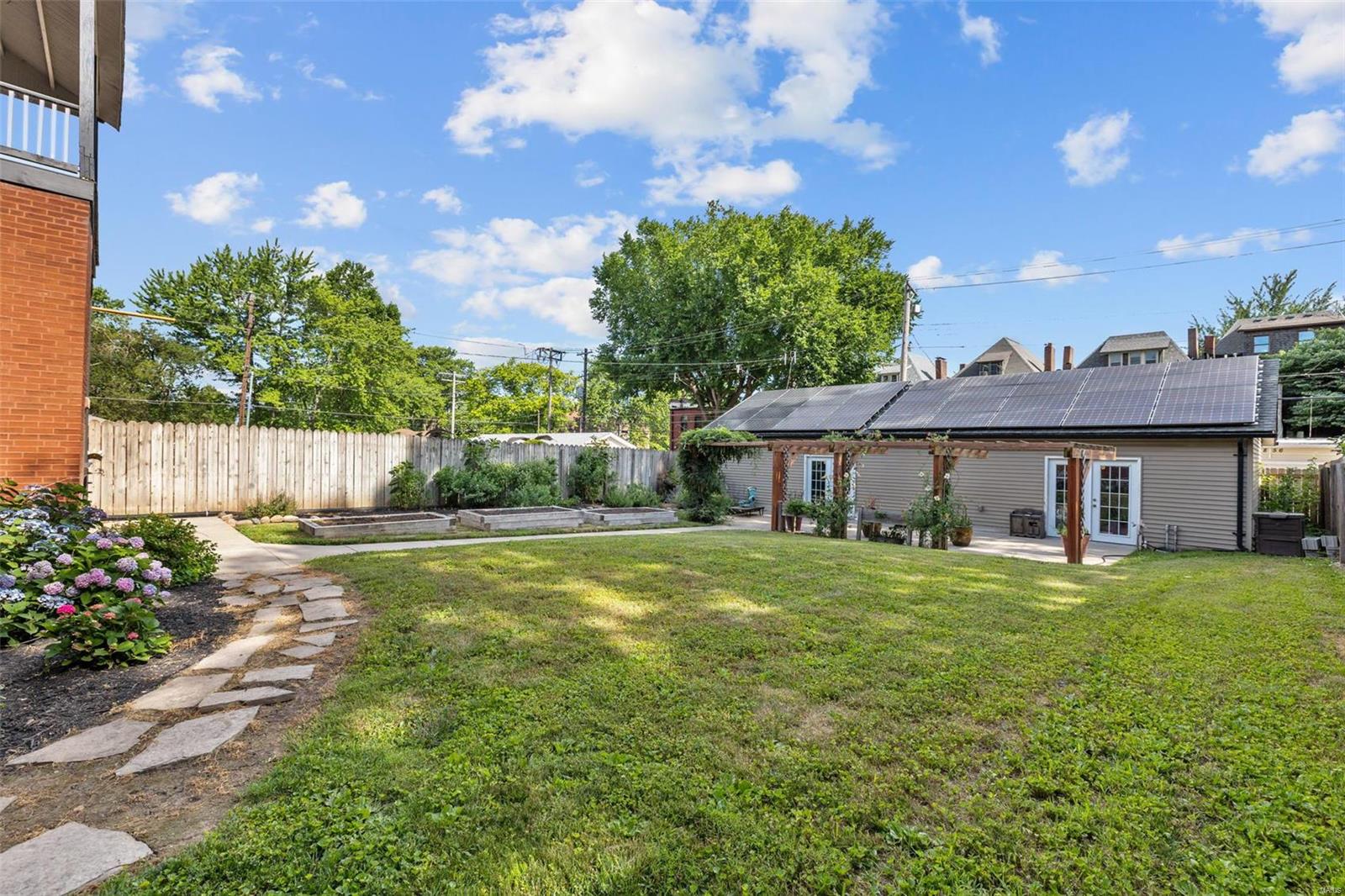 Shaw's Flora Boulevard Sub - Residential