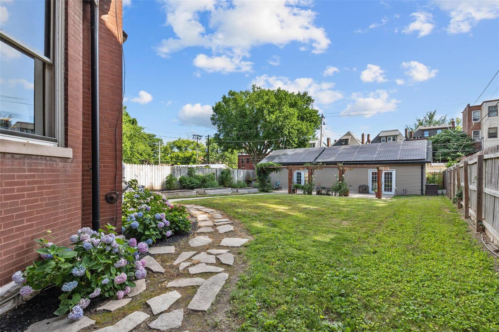 Shaw's Flora Boulevard Sub - Residential