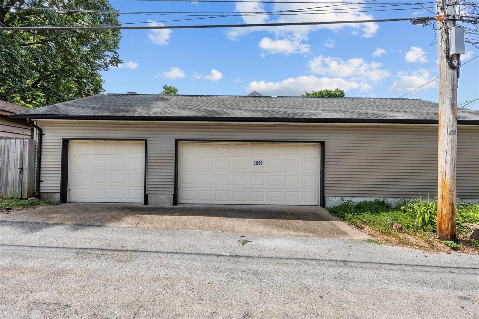 Shaw's Flora Boulevard Sub - Residential
