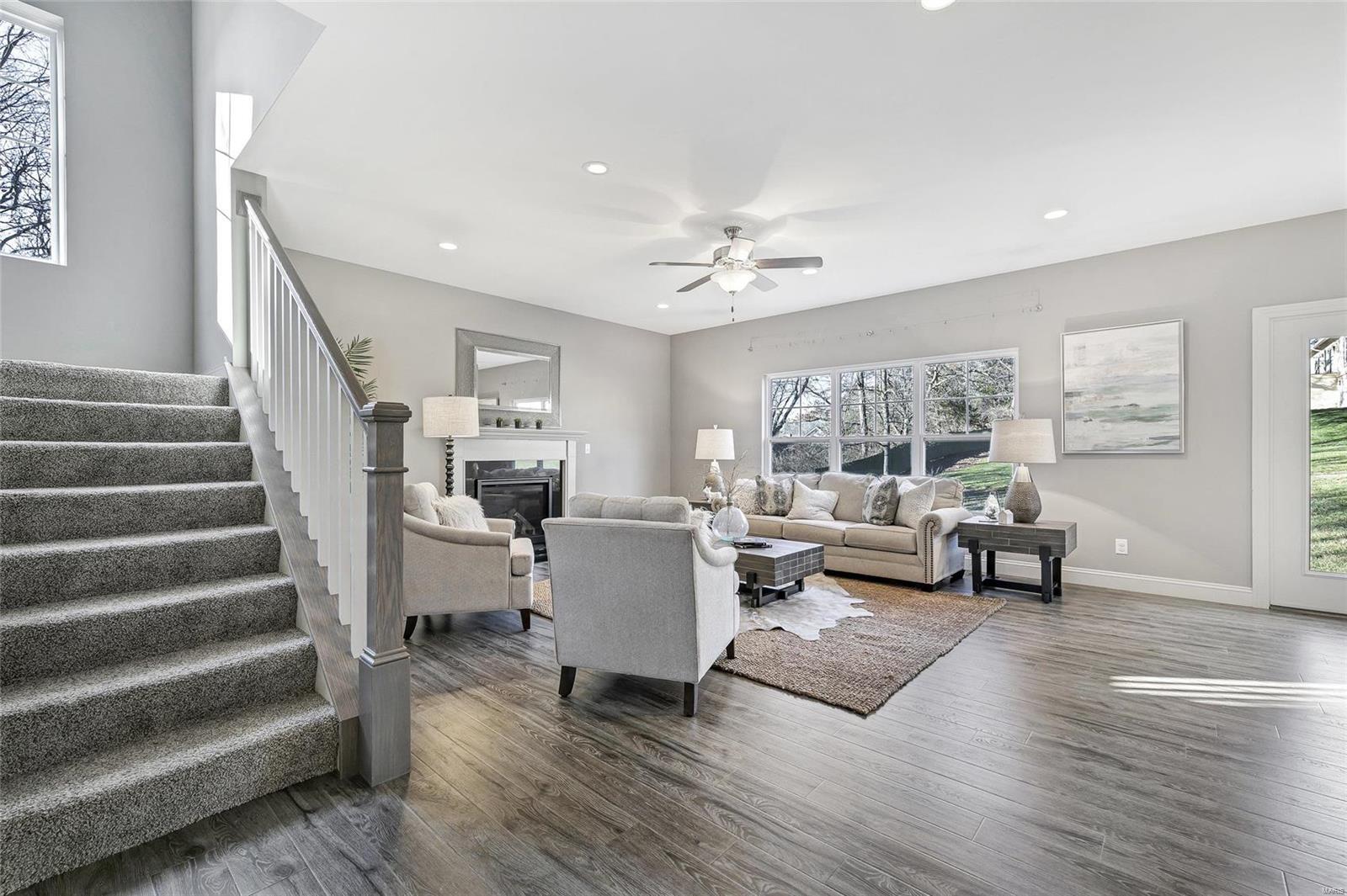 791 North Ballas Road Lt Split - Residential