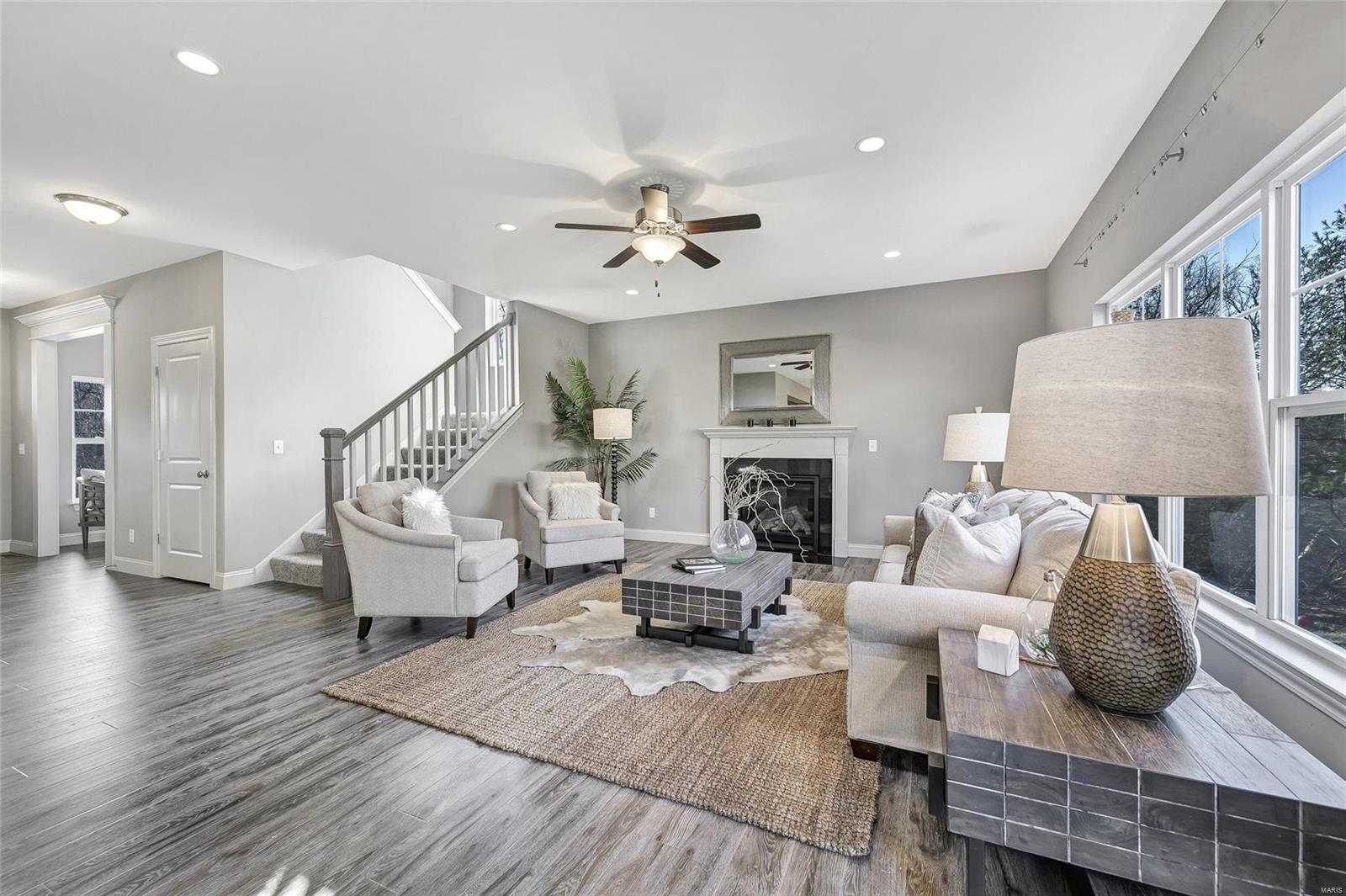 791 North Ballas Road Lt Split - Residential