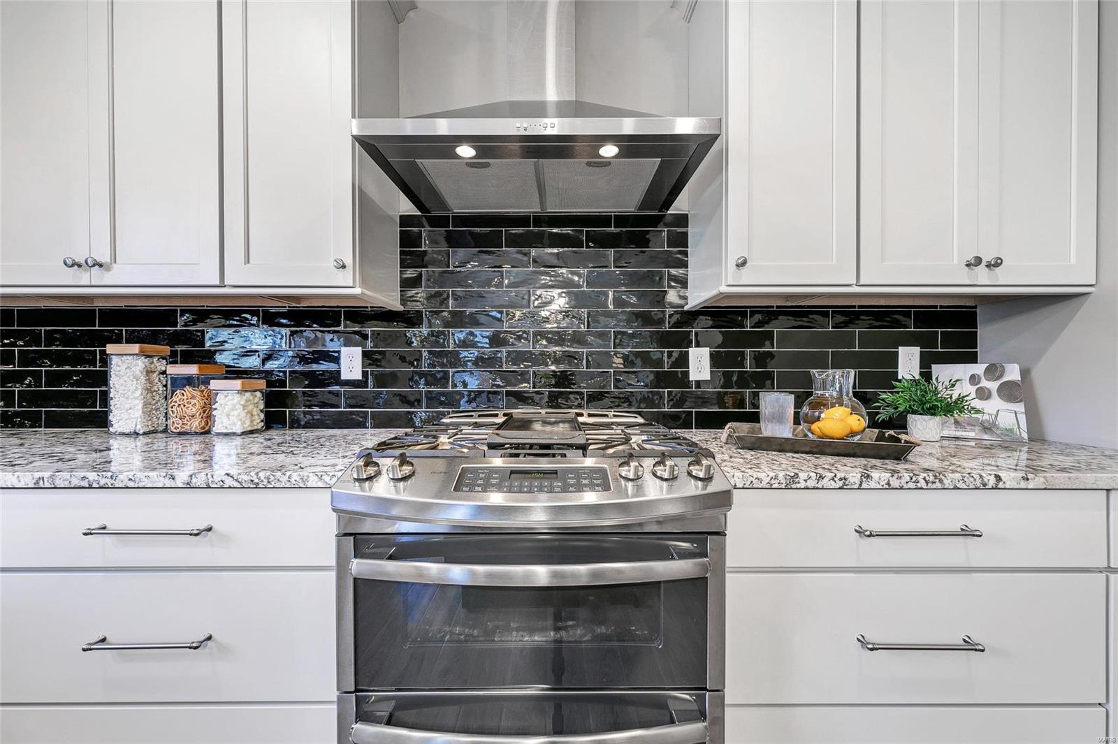 791 North Ballas Road Lt Split - Residential