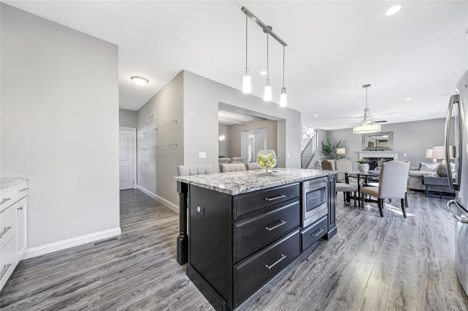 791 North Ballas Road Lt Split - Residential