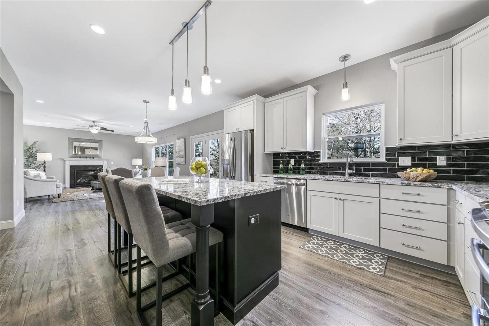 791 North Ballas Road Lt Split - Residential