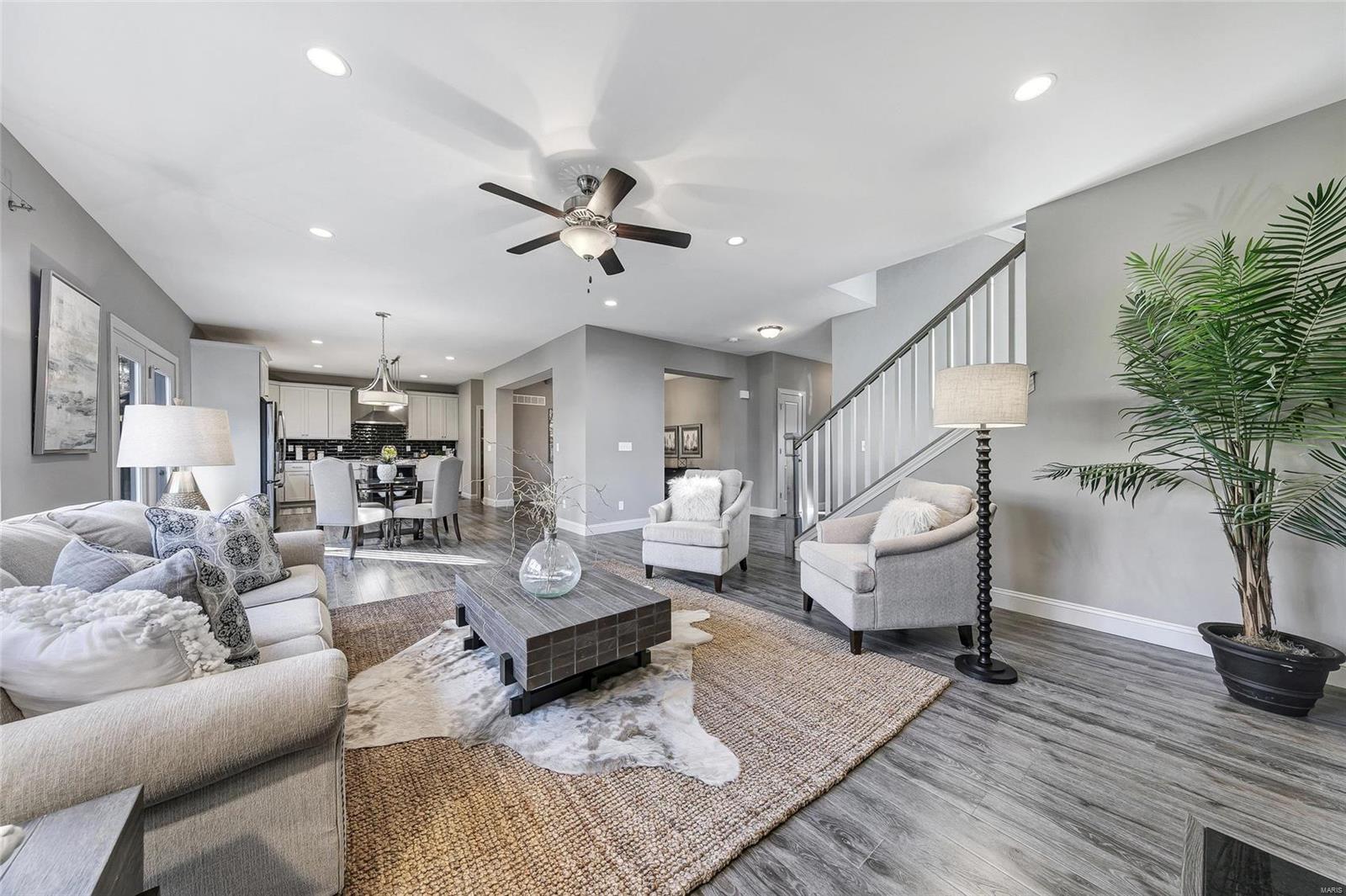 791 North Ballas Road Lt Split - Residential