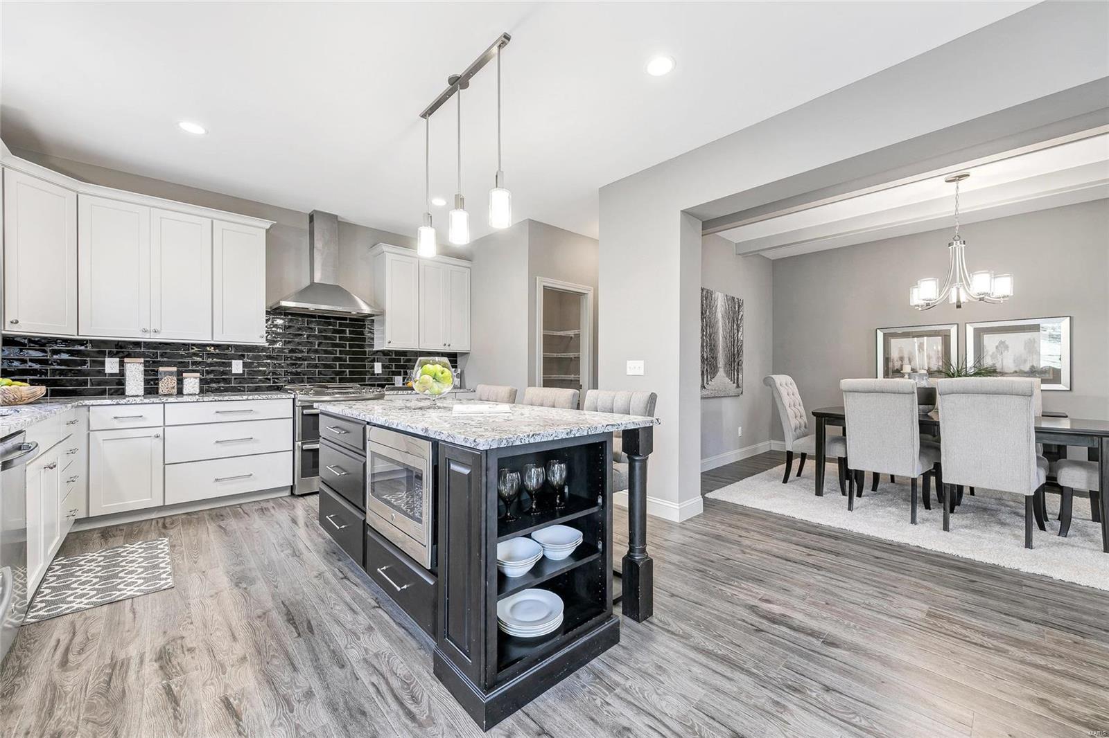 791 North Ballas Road Lt Split - Residential