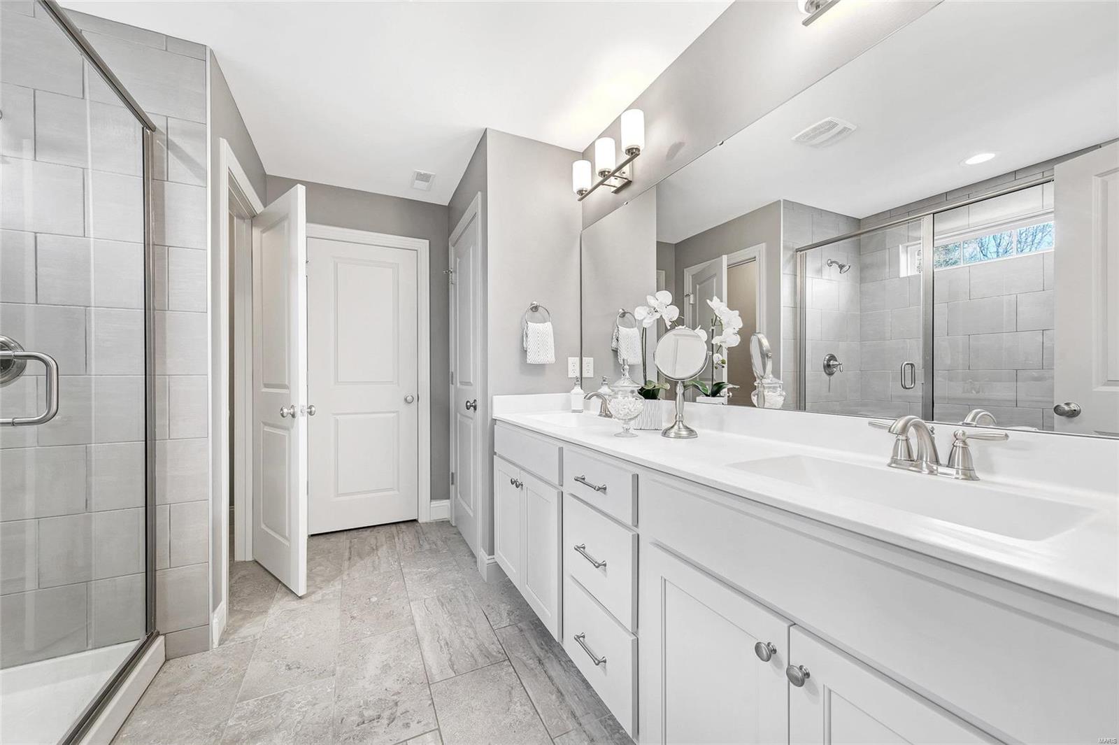 791 North Ballas Road Lt Split - Residential