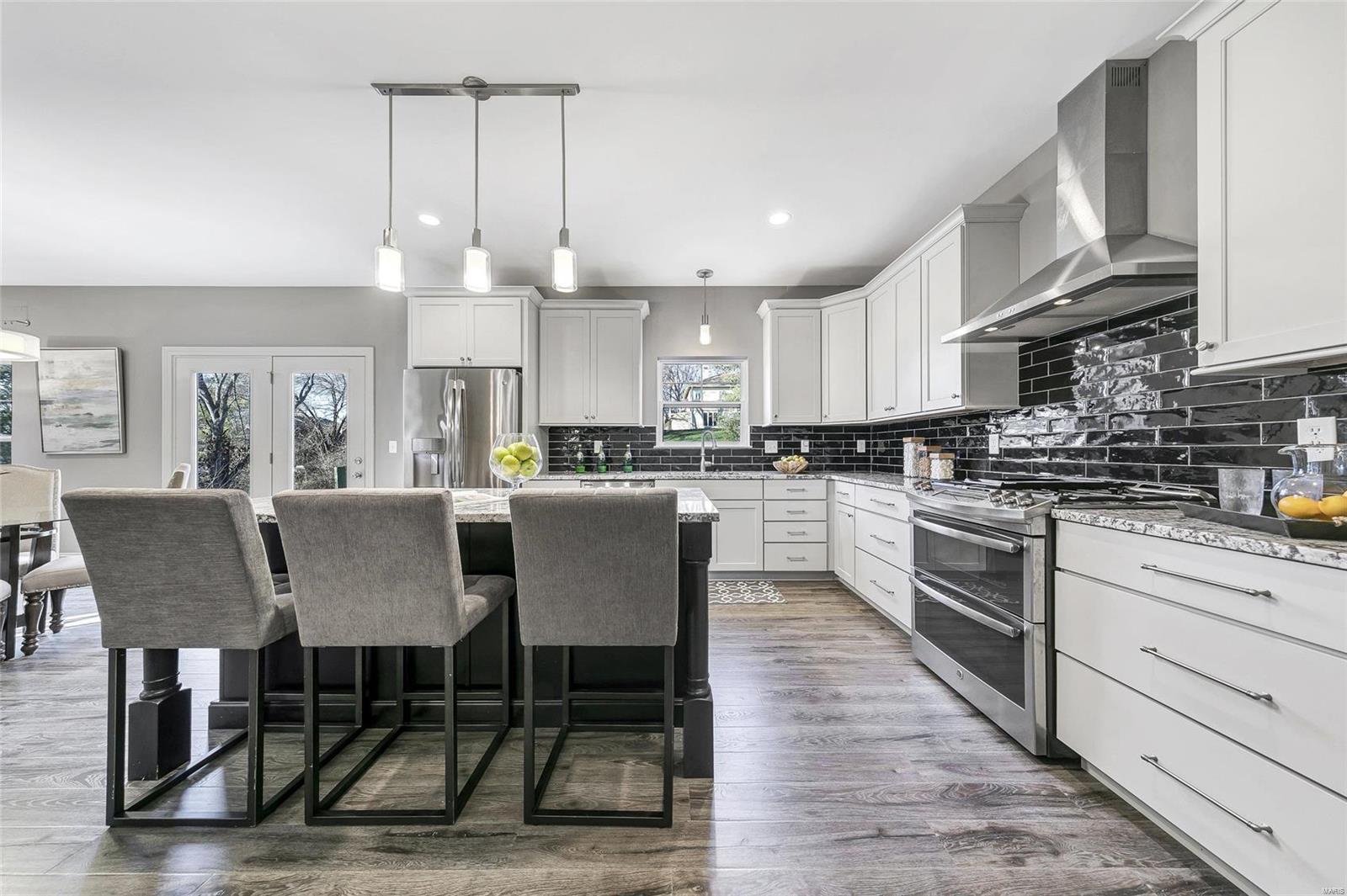 791 North Ballas Road Lt Split - Residential