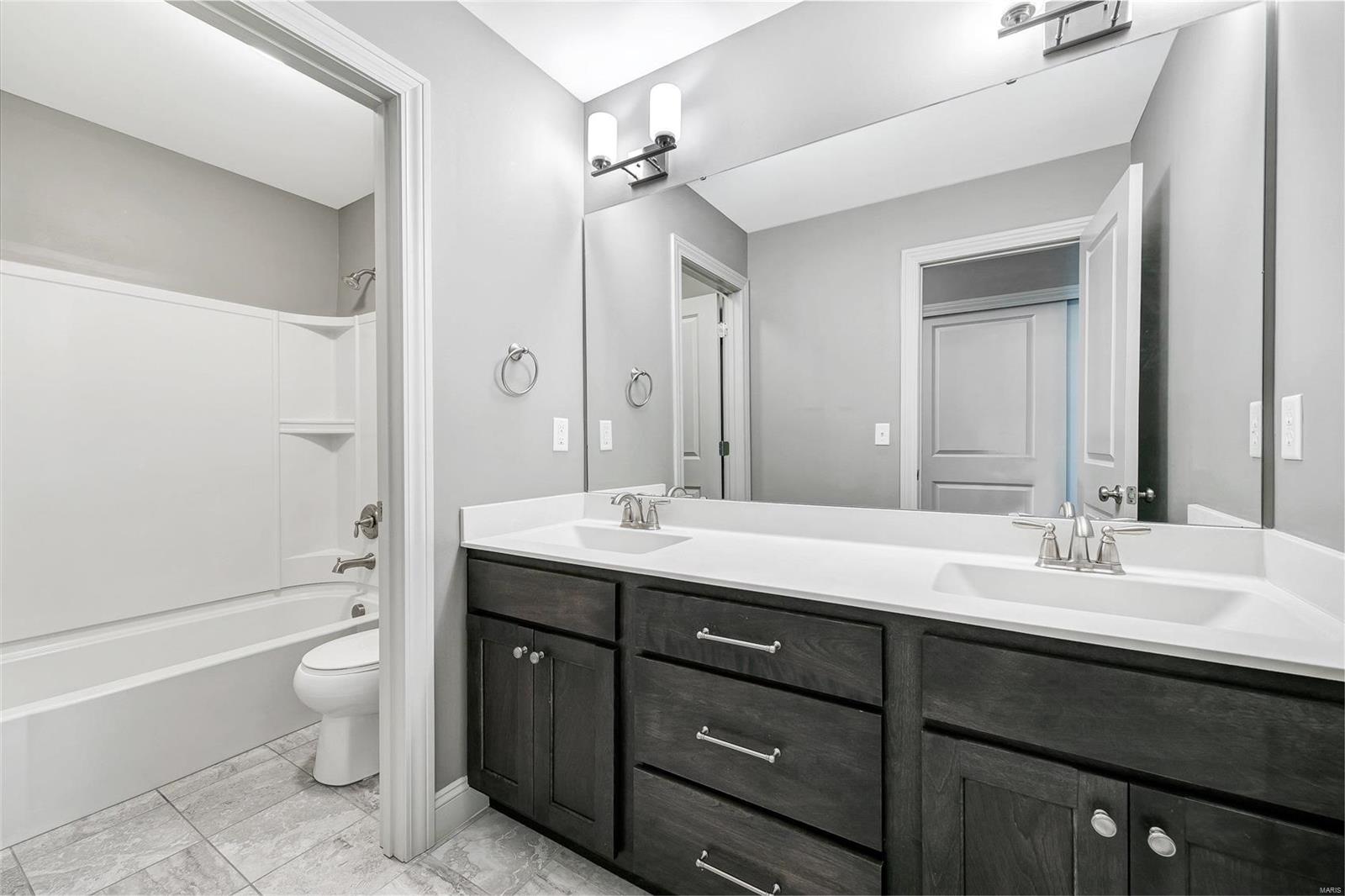 791 North Ballas Road Lt Split - Residential