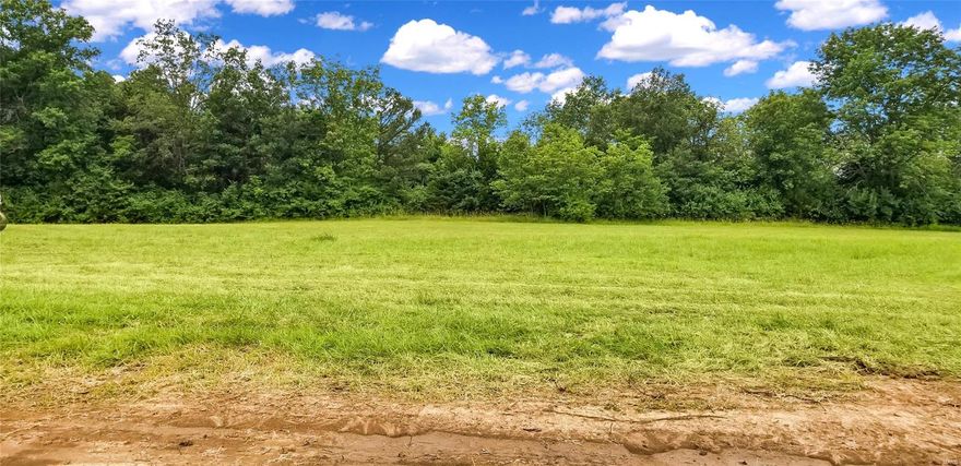 Looking for the perfect place to build your dream home with fresh country air and plenty of space?  Here it is!  7.54+- acre open and level building lot in desirable Southern Lincoln County community.  Low Lincoln County property taxes just a short drive from all the city conveniences mean this is the perfect location to settle down and enjoy the country life!  Just 4 minutes from Hwy 61 and then a short drive to the 70/40 Interchange in Wentzville.  Come settle down here and enjoy the country life!  Electric, phone and gas available.  Blacktop frontage.  Residential only.  No mobile/manufactured homes, no commercial animal confinement, no junkyards, 1,800 sq ft minimum home size.