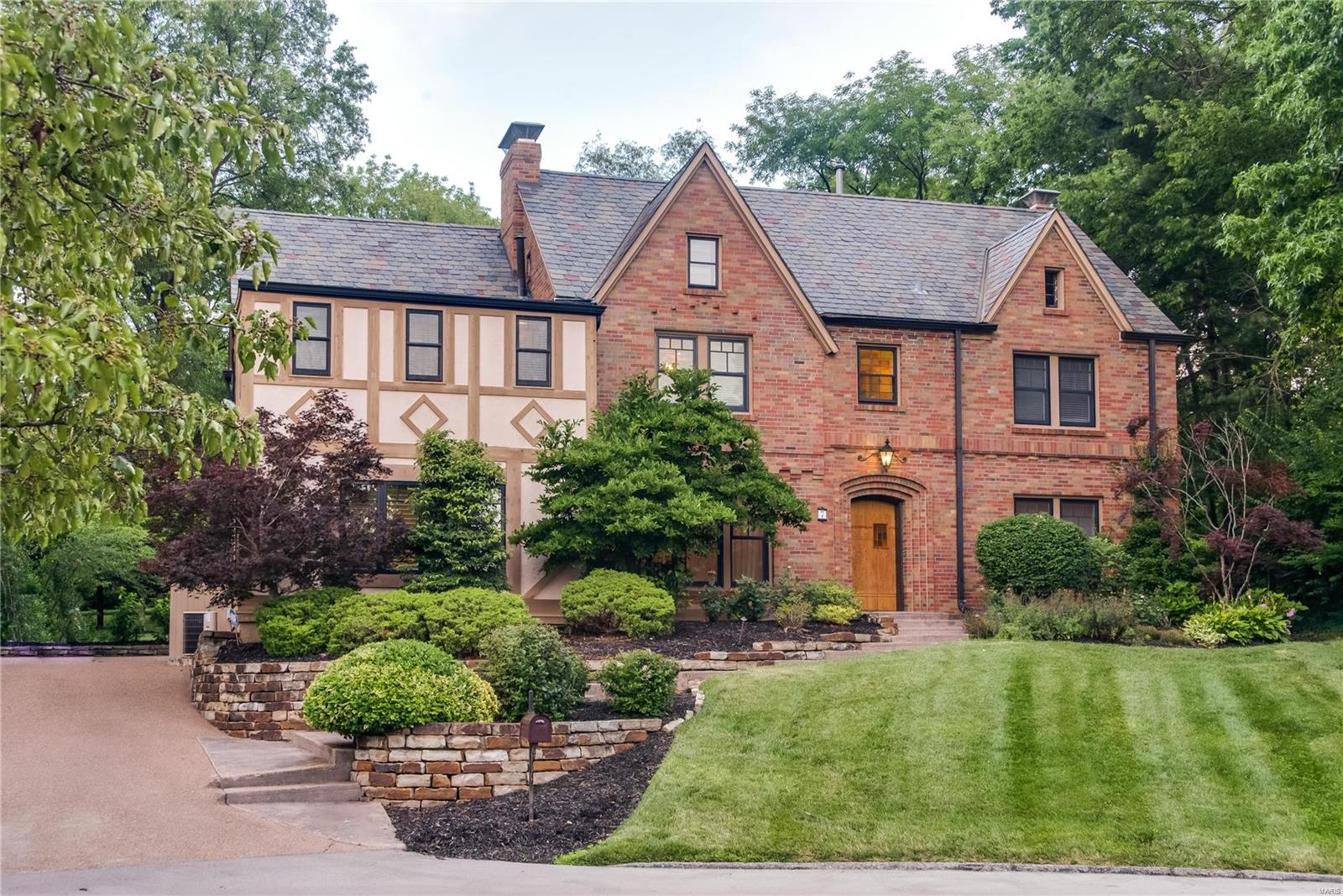 LA Hacienda - Residential