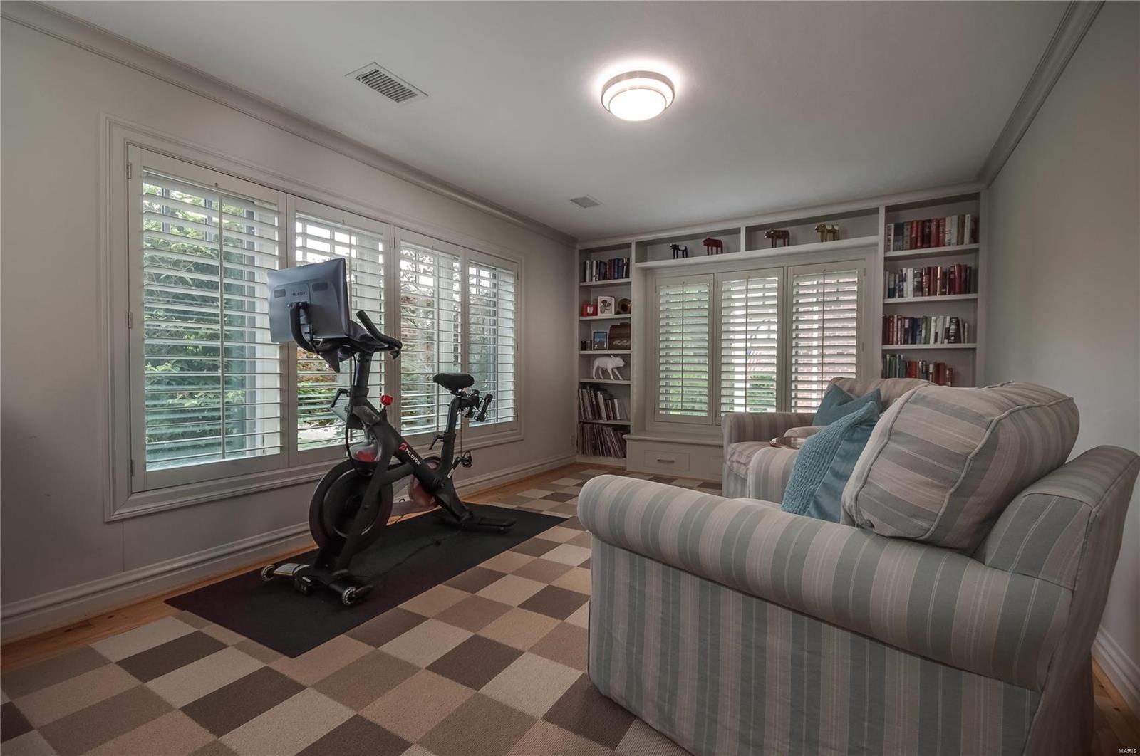 LA Hacienda - Residential