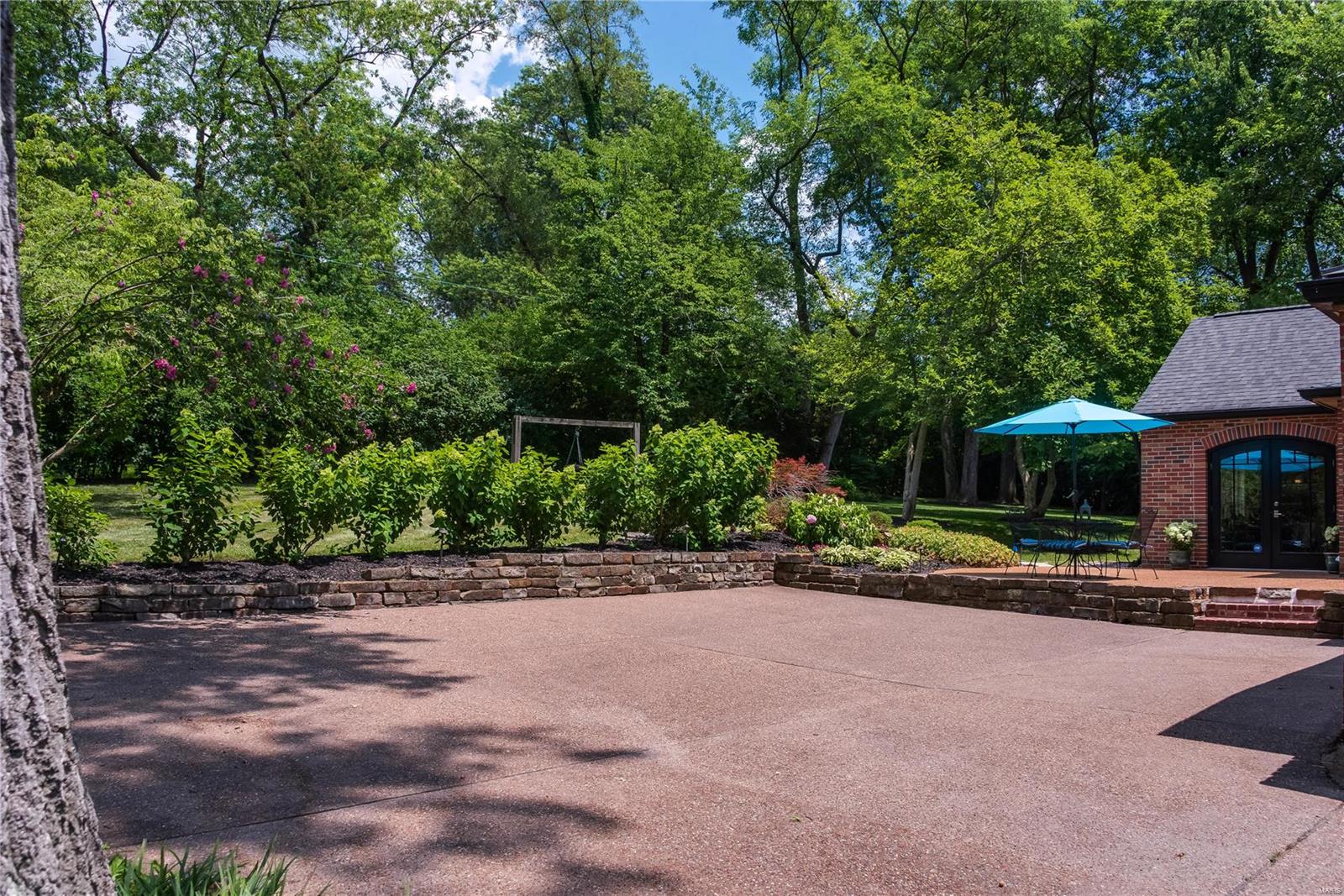 LA Hacienda - Residential