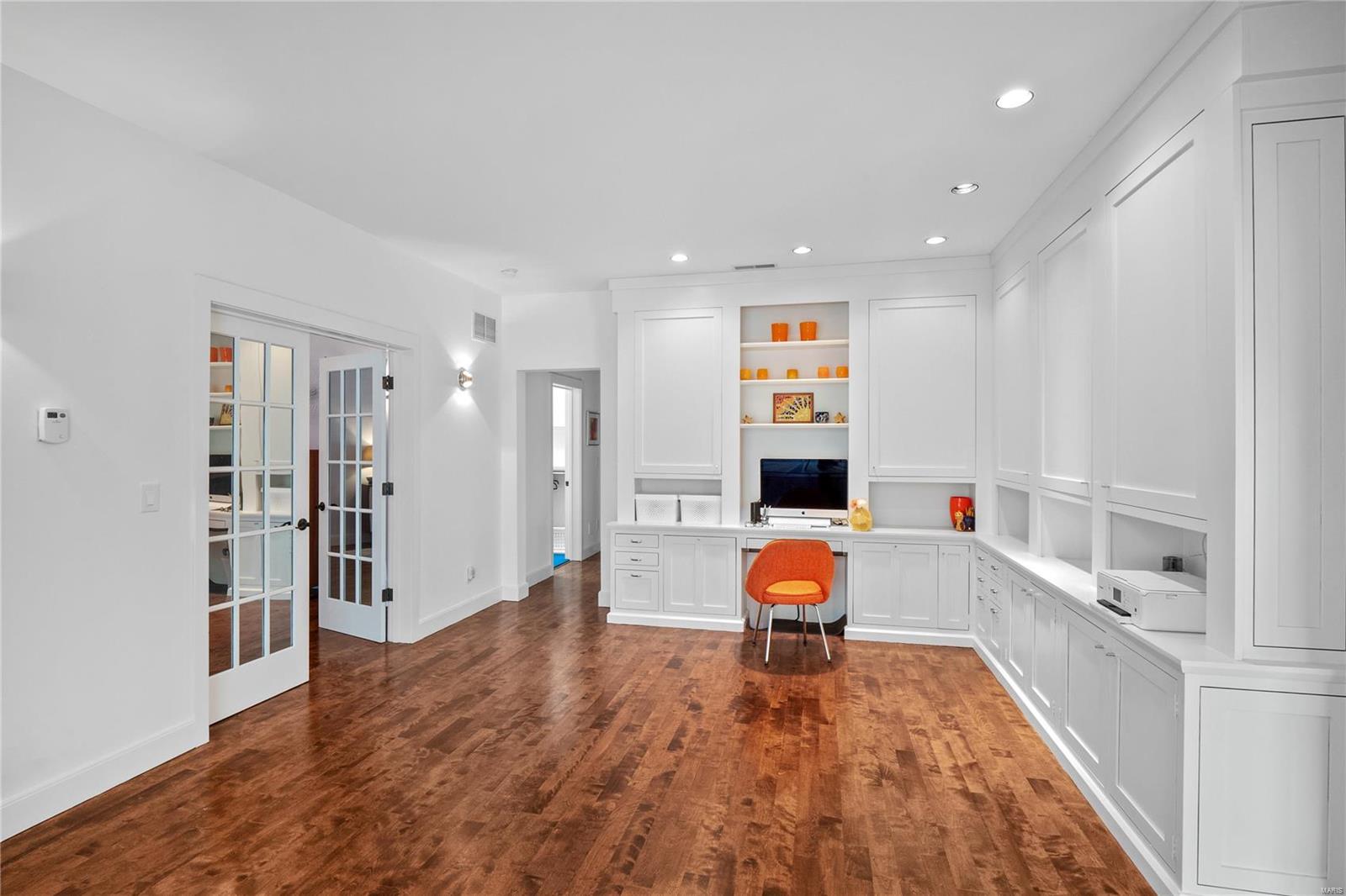 Mason Manor - Residential