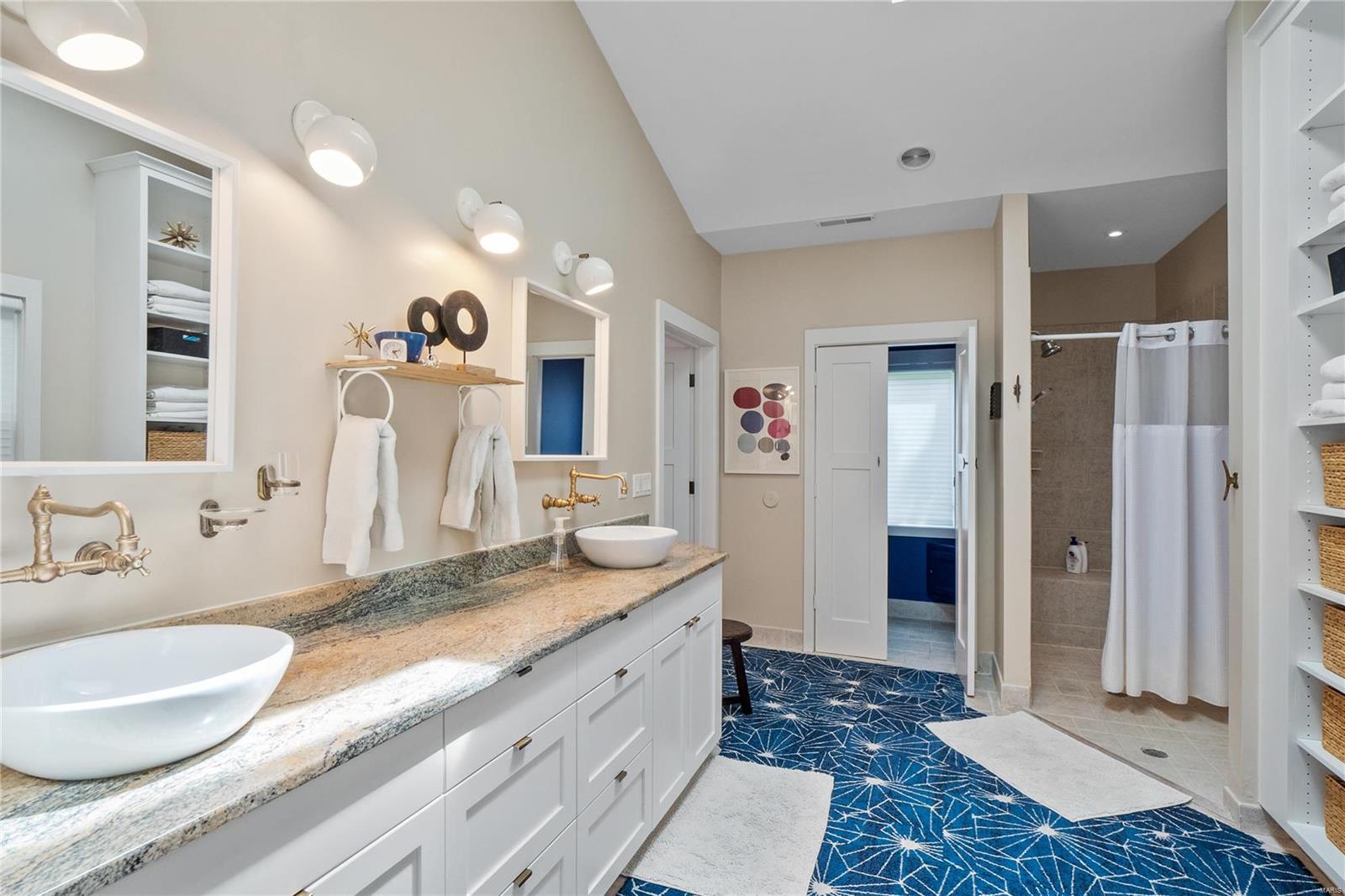 Mason Manor - Residential