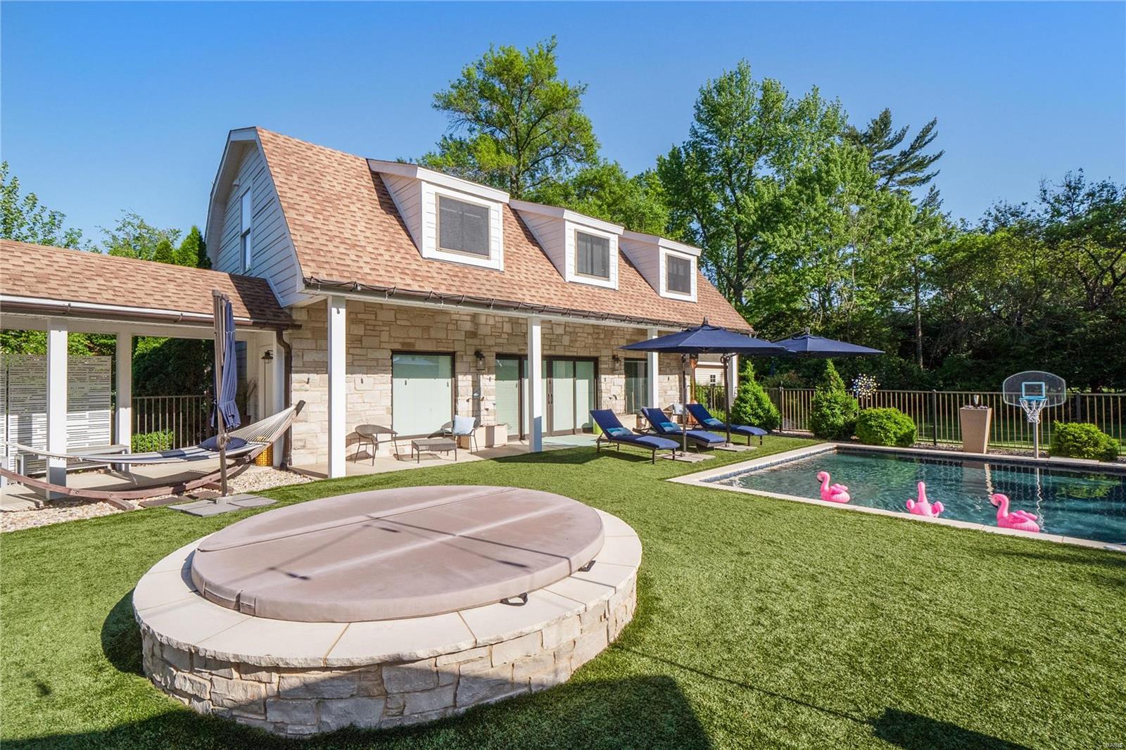 Mason Manor - Residential