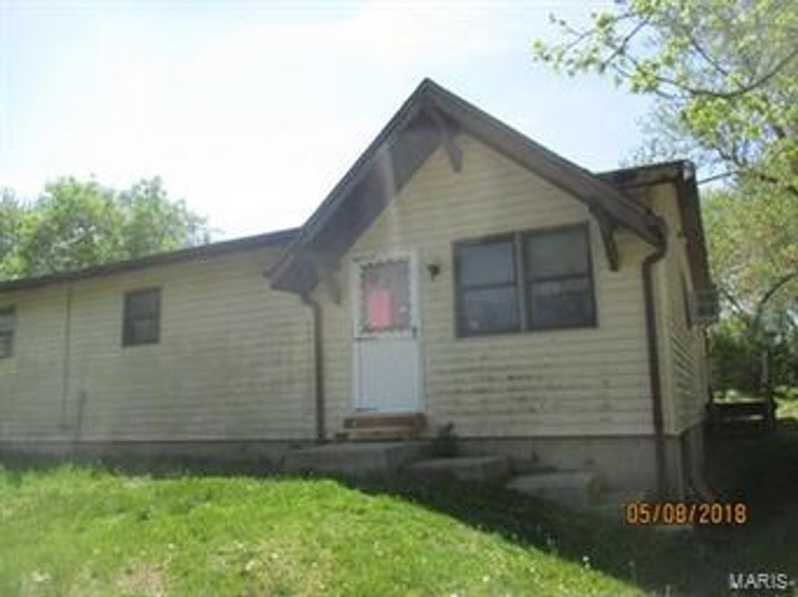 Looking for a home on almost a 1/2 acre, then check this out. this home offers 2 bedrooms, living room, family room, 1 full bath and another full bath in master bedroom that needs put back together. On the exterior you will find a 3 car garage and storage area for all of your lawn and tractor needs. Check this home out today. Freddie Mac first look is in place until June 19, 2018 at which time home will open up to investors. Seller to do no repairs, provide no warranties and do no inspections to include occupancy if required. SpecialListingConditions: Foreclosure