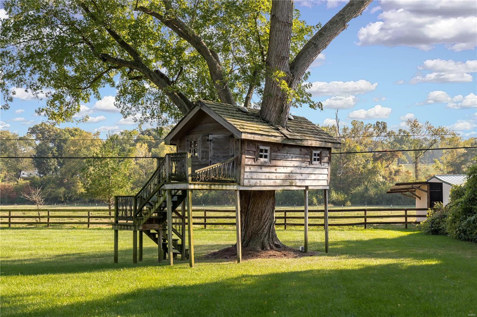 Huntleigh Manor - Residential