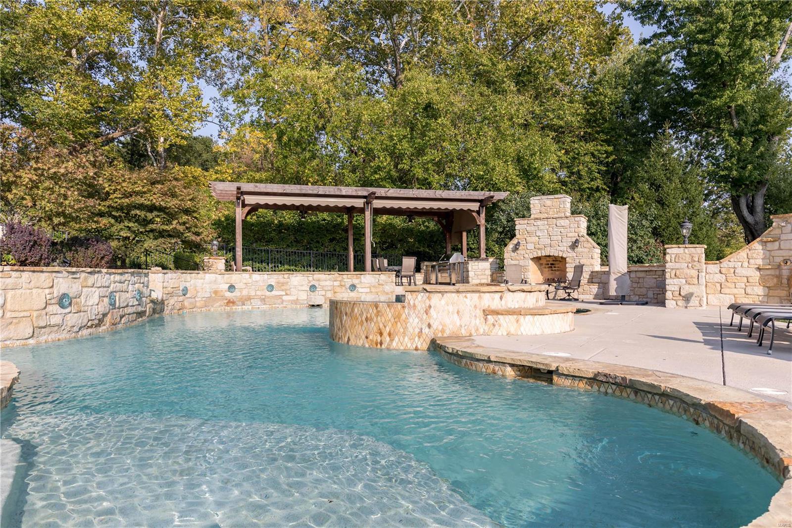 Huntleigh Manor - Residential