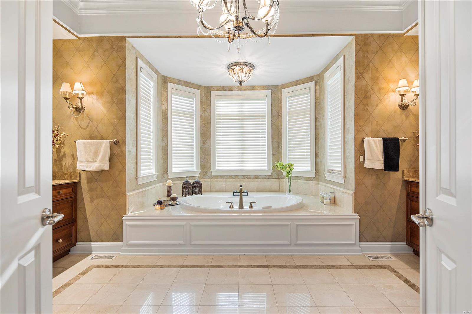 Huntleigh Manor - Residential