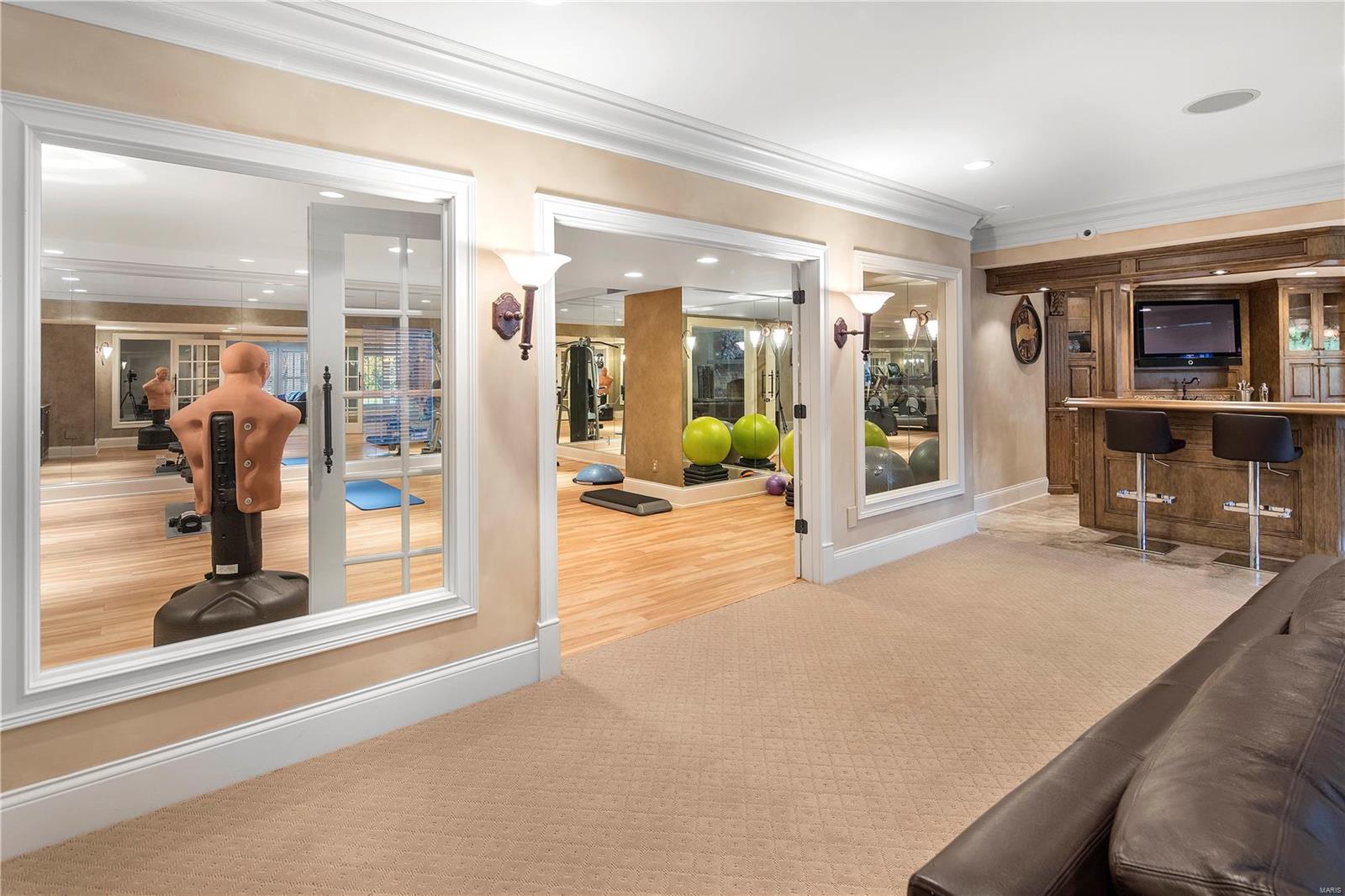 Huntleigh Manor - Residential