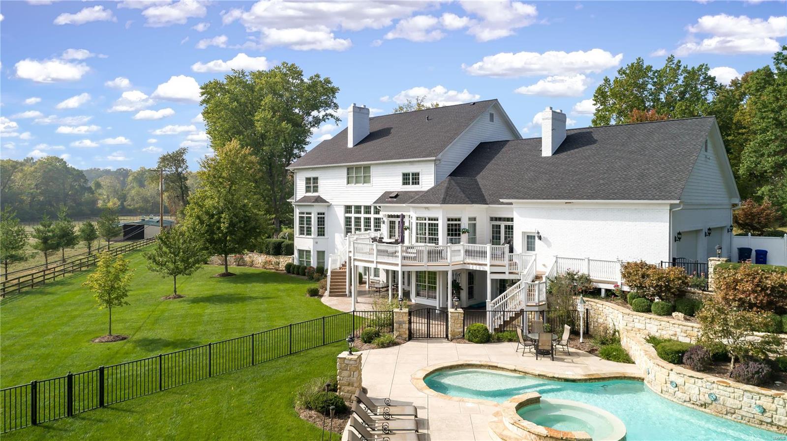 Huntleigh Manor - Residential