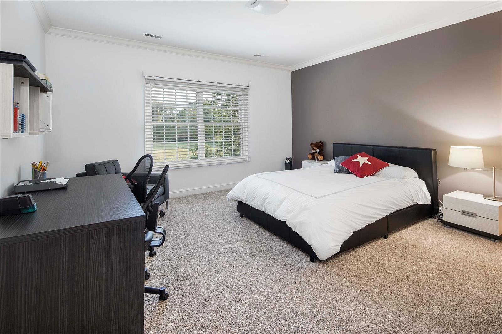 Huntleigh Manor - Residential