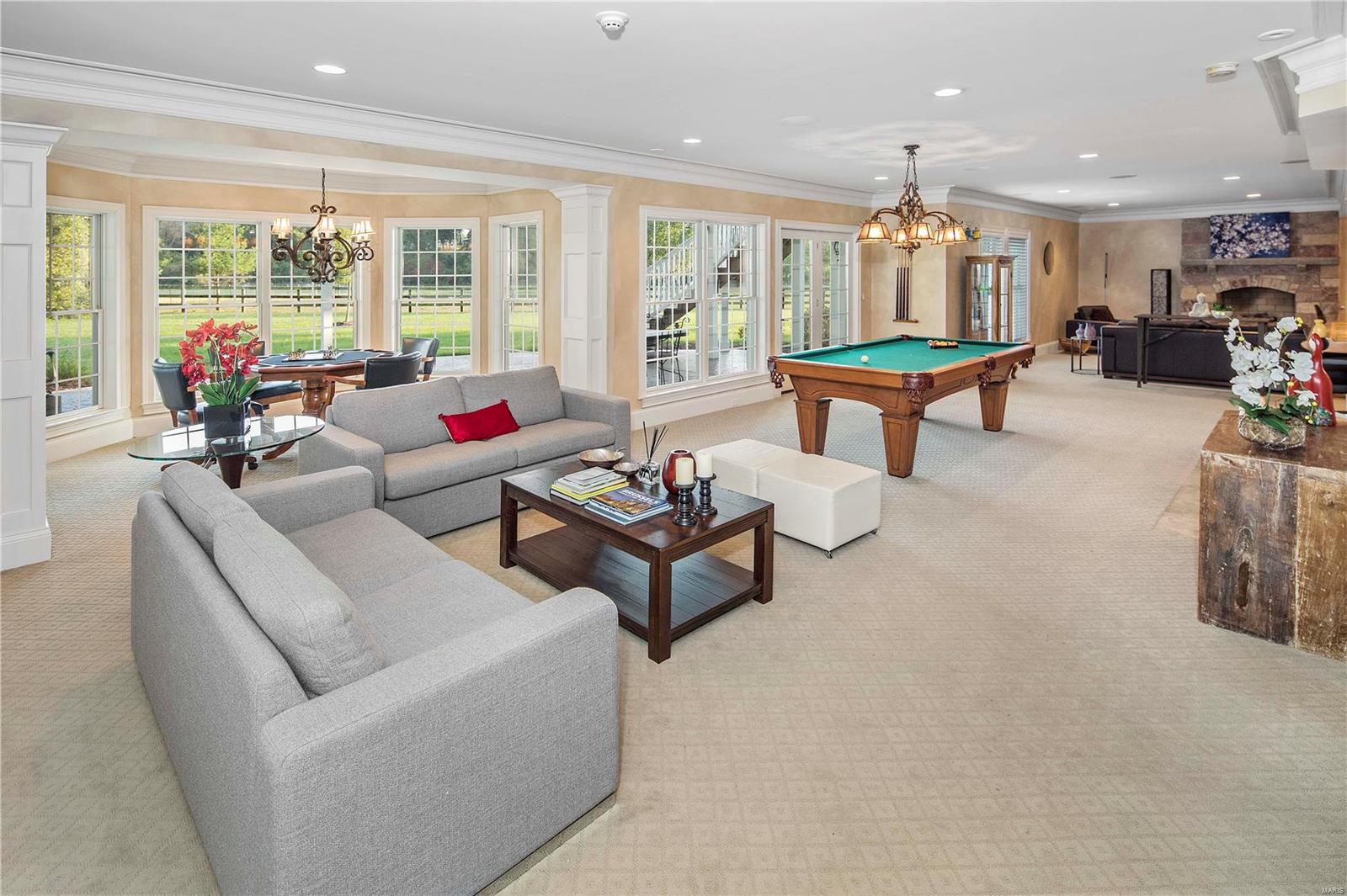 Huntleigh Manor - Residential