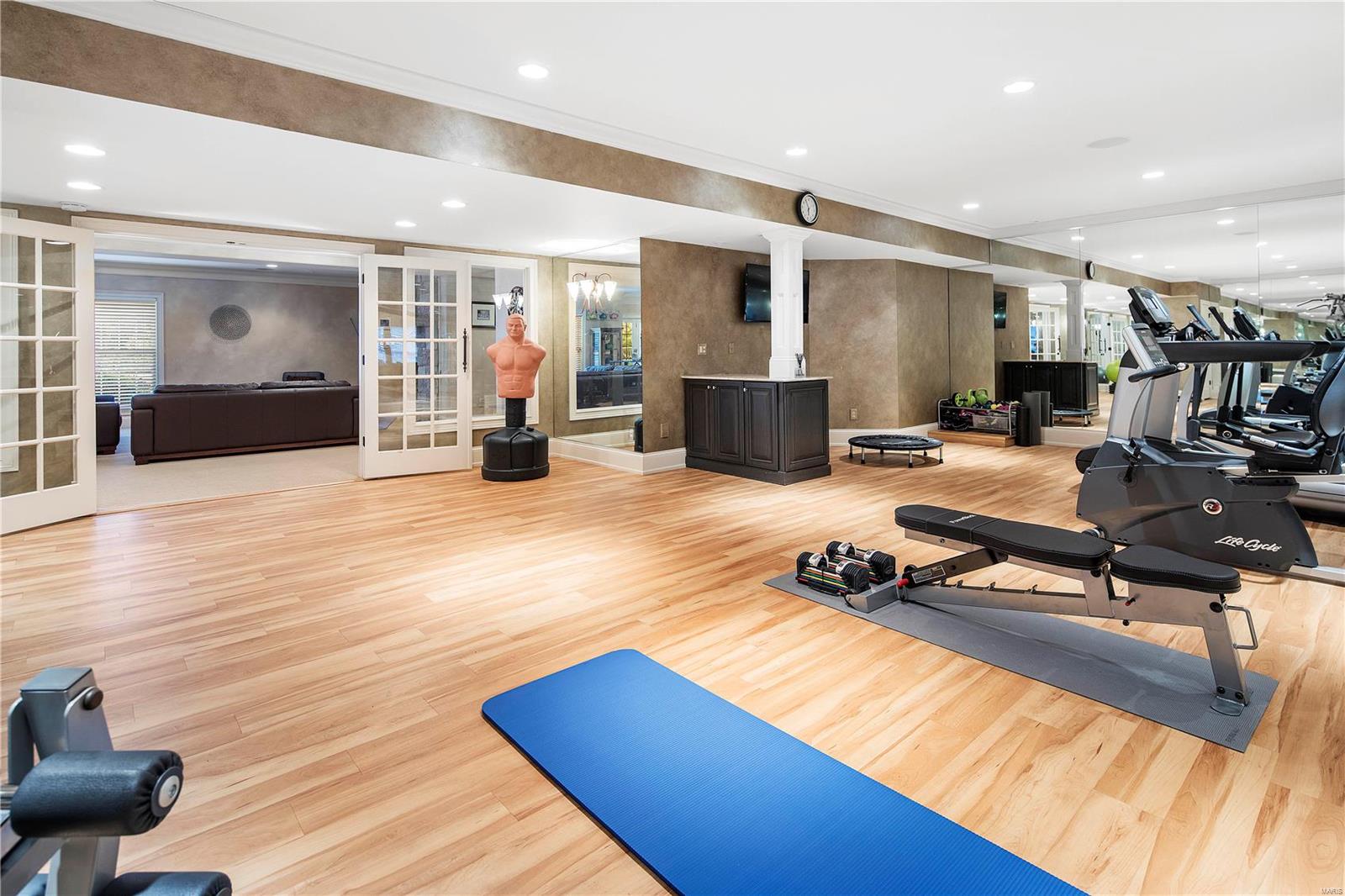 Huntleigh Manor - Residential