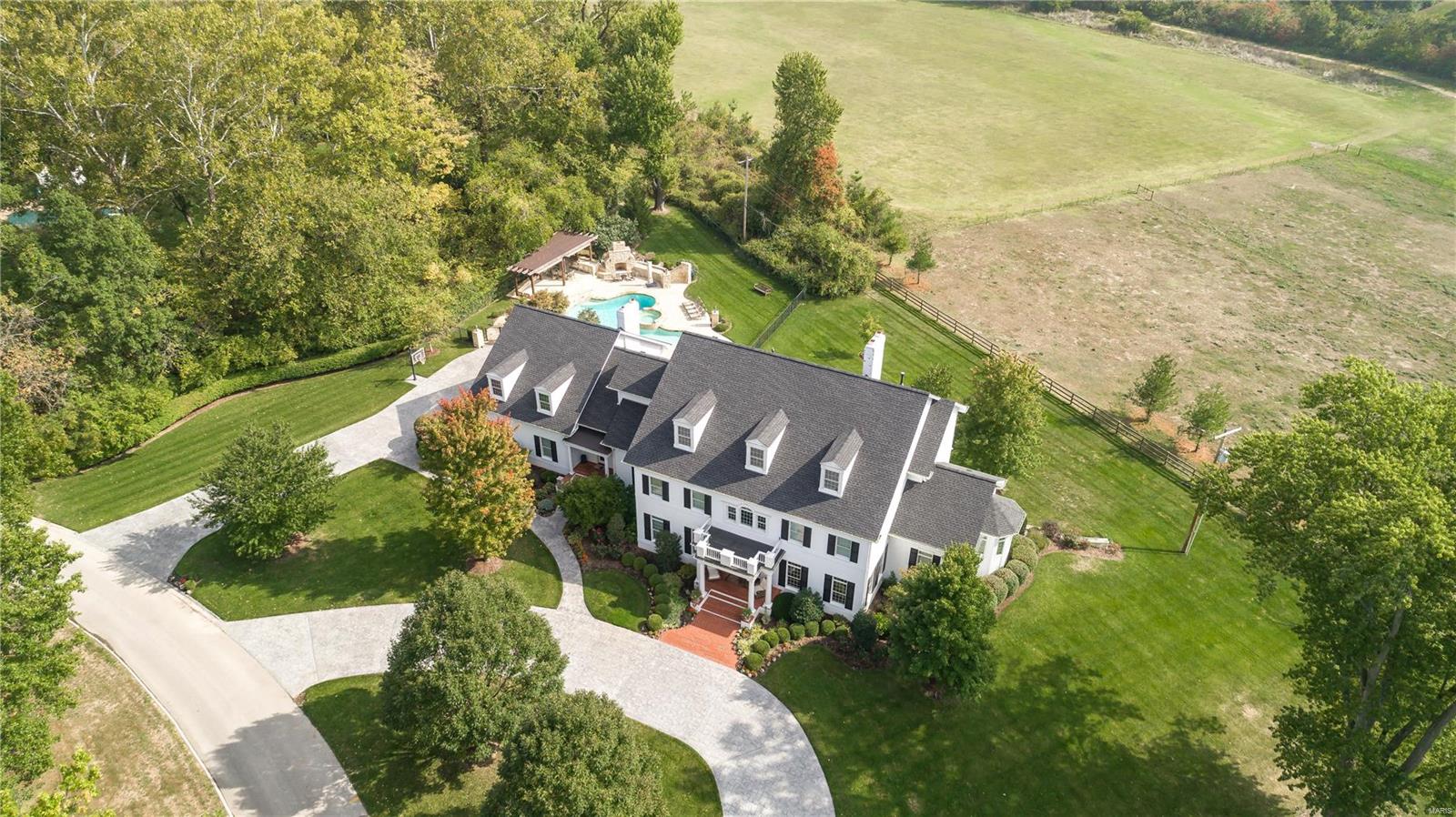 Huntleigh Manor - Residential