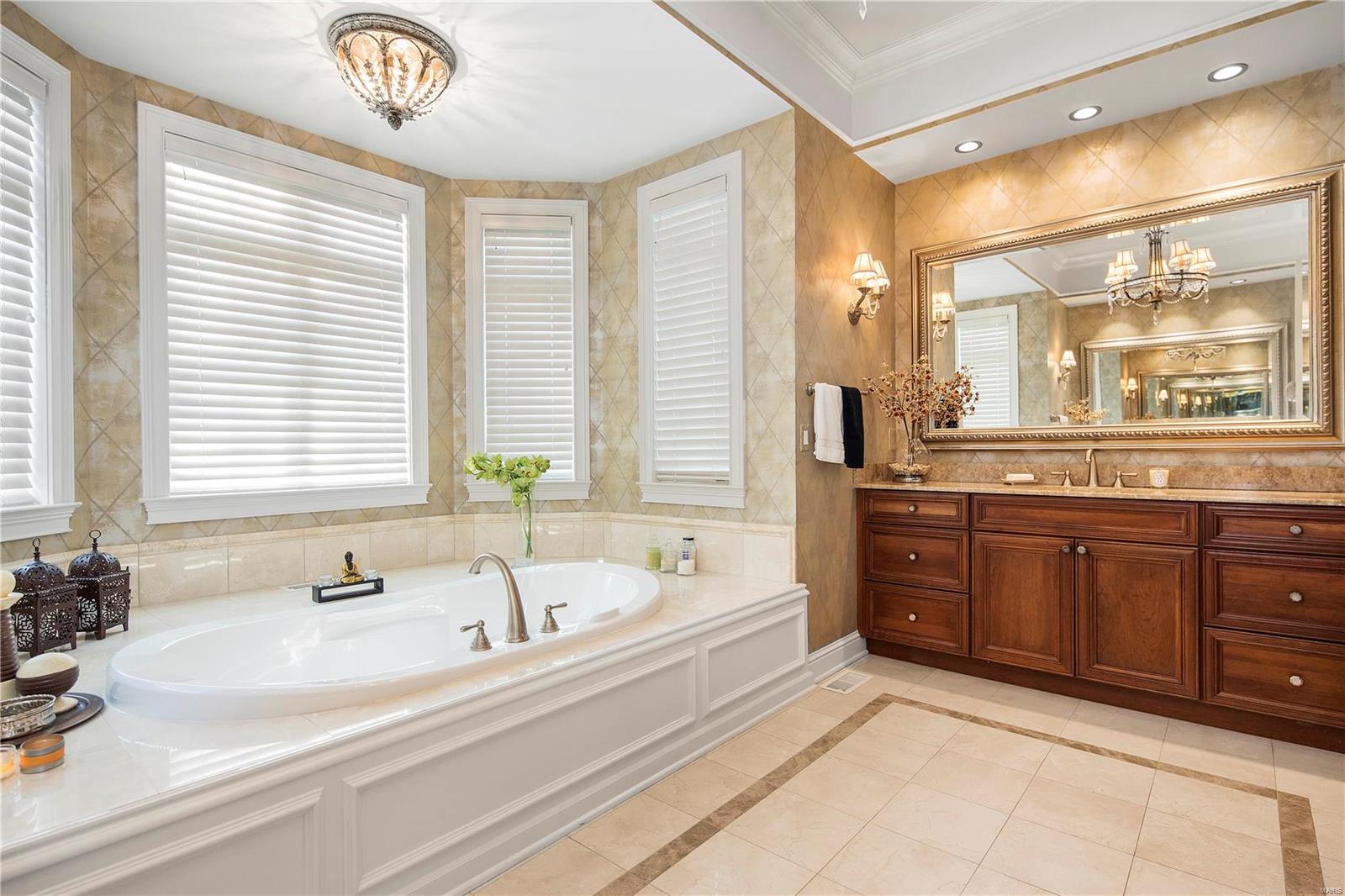 Huntleigh Manor - Residential