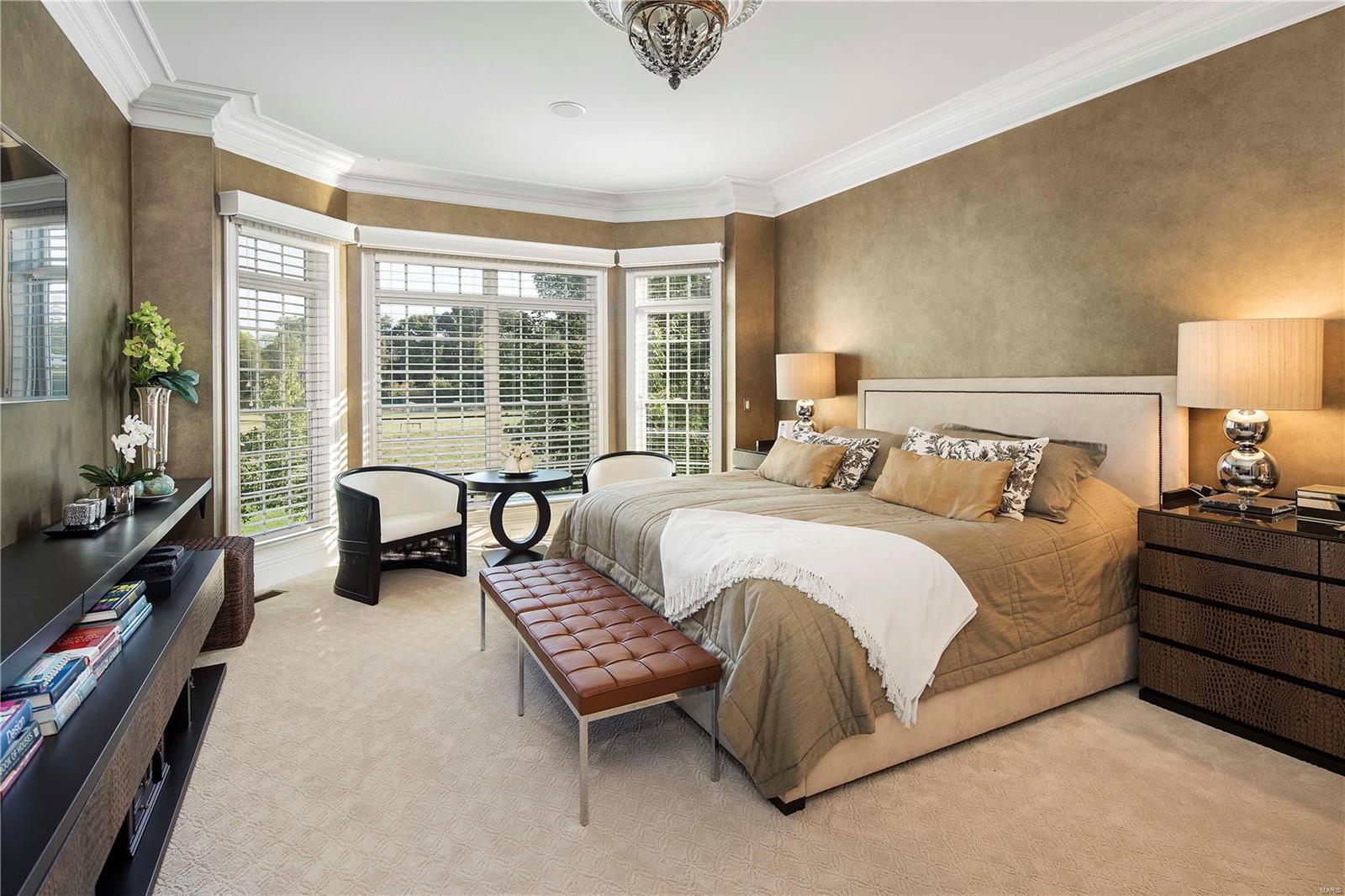 Huntleigh Manor - Residential