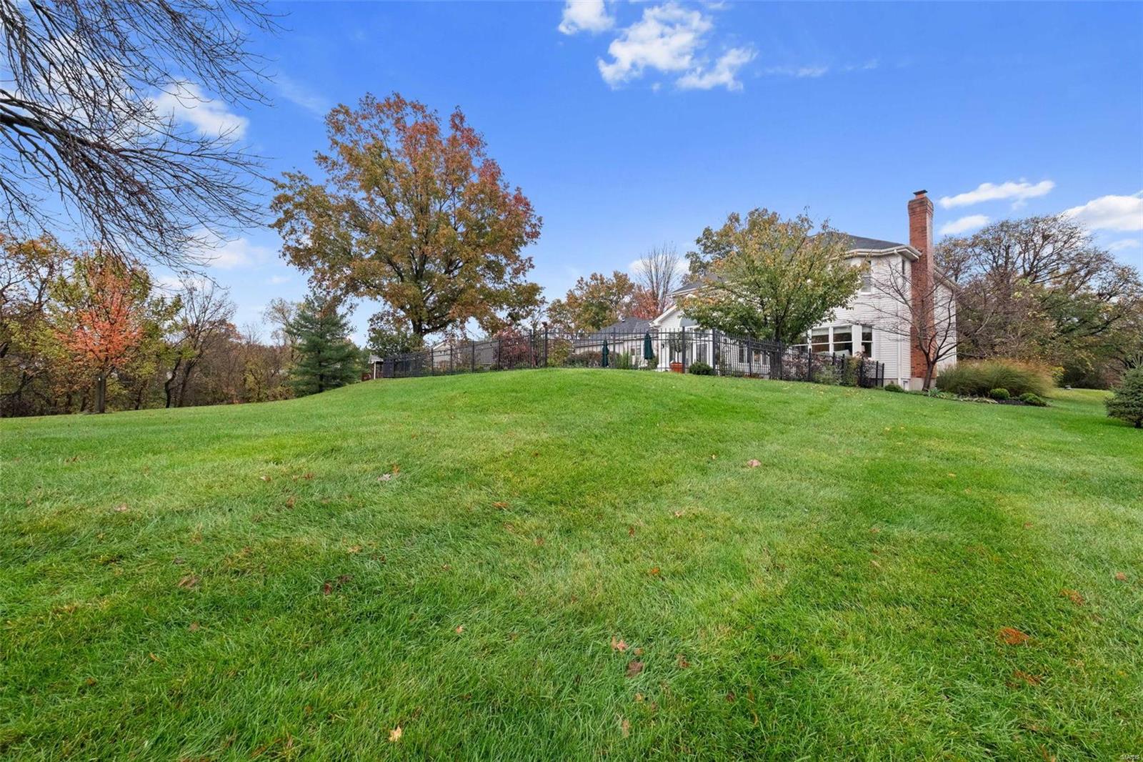 Chesterfield, Missouri 63005, United States, 4 Bedrooms Bedrooms, ,3 BathroomsBathrooms,Residential,Pending,34566