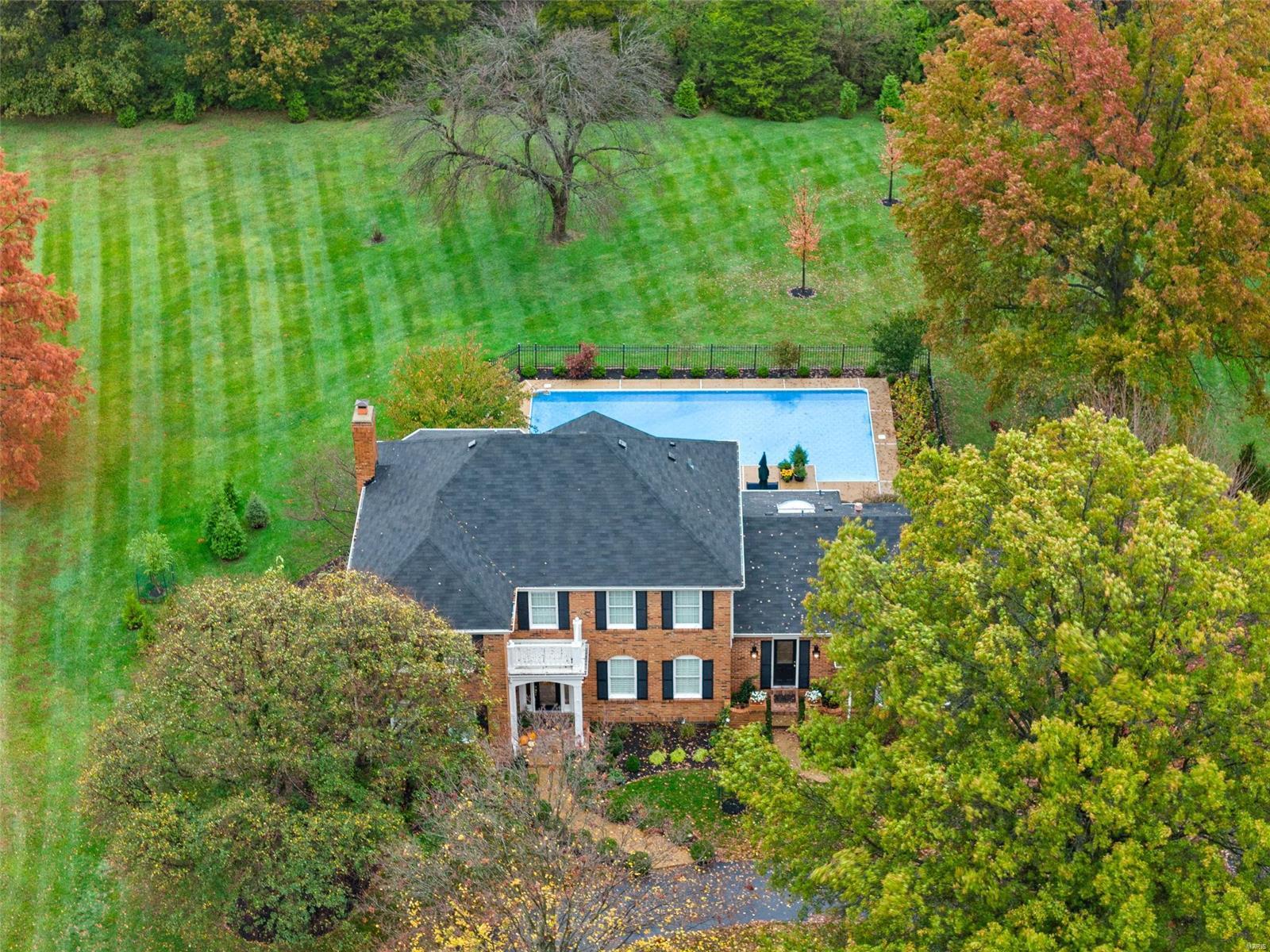 Chesterfield, Missouri 63005, United States, 4 Bedrooms Bedrooms, ,3 BathroomsBathrooms,Residential,Pending,34566