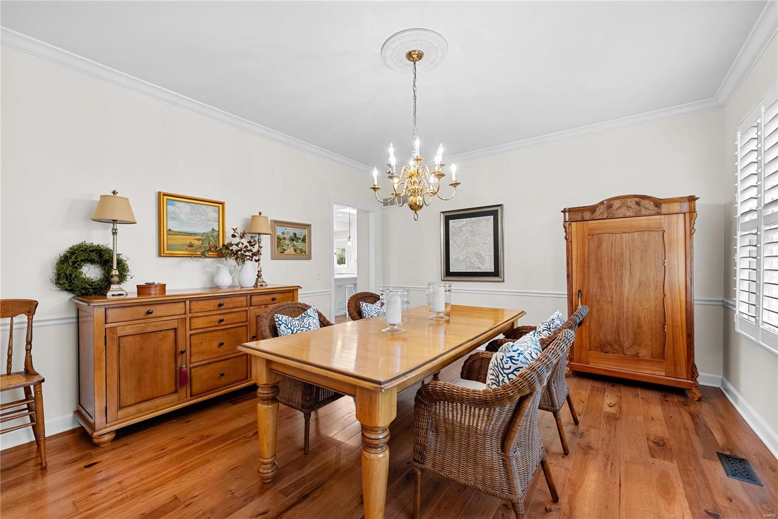 Chesterfield, Missouri 63005, United States, 4 Bedrooms Bedrooms, ,3 BathroomsBathrooms,Residential,Pending,34566