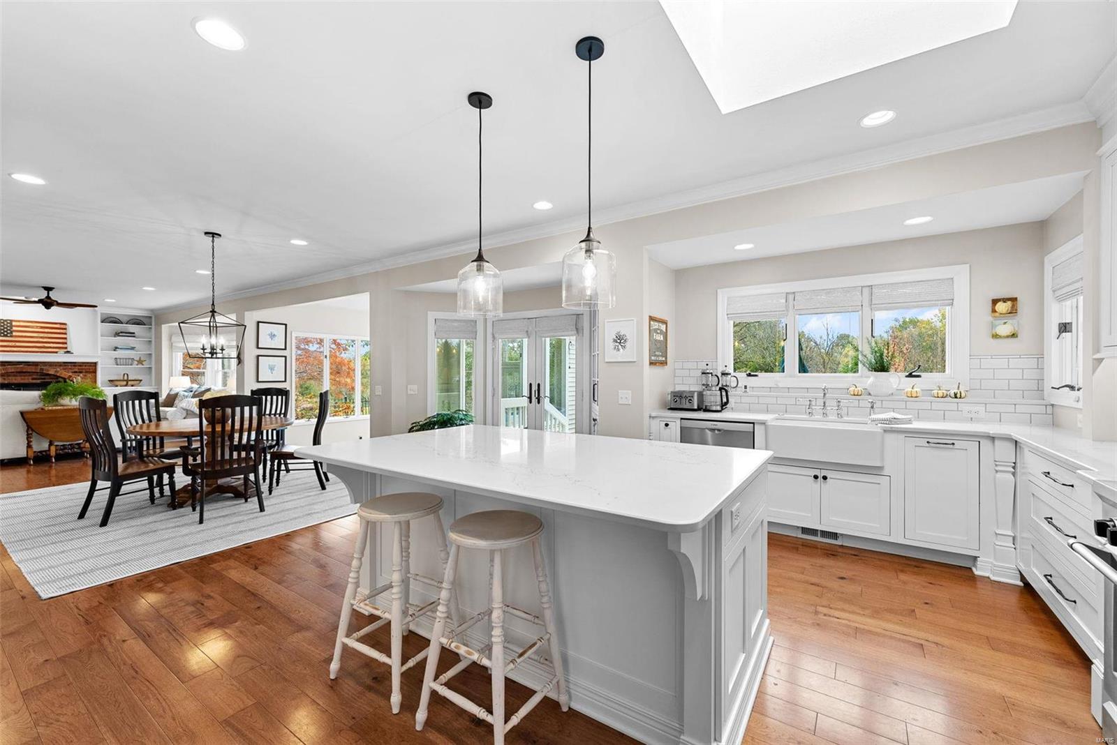 Chesterfield, Missouri 63005, United States, 4 Bedrooms Bedrooms, ,3 BathroomsBathrooms,Residential,Pending,34566