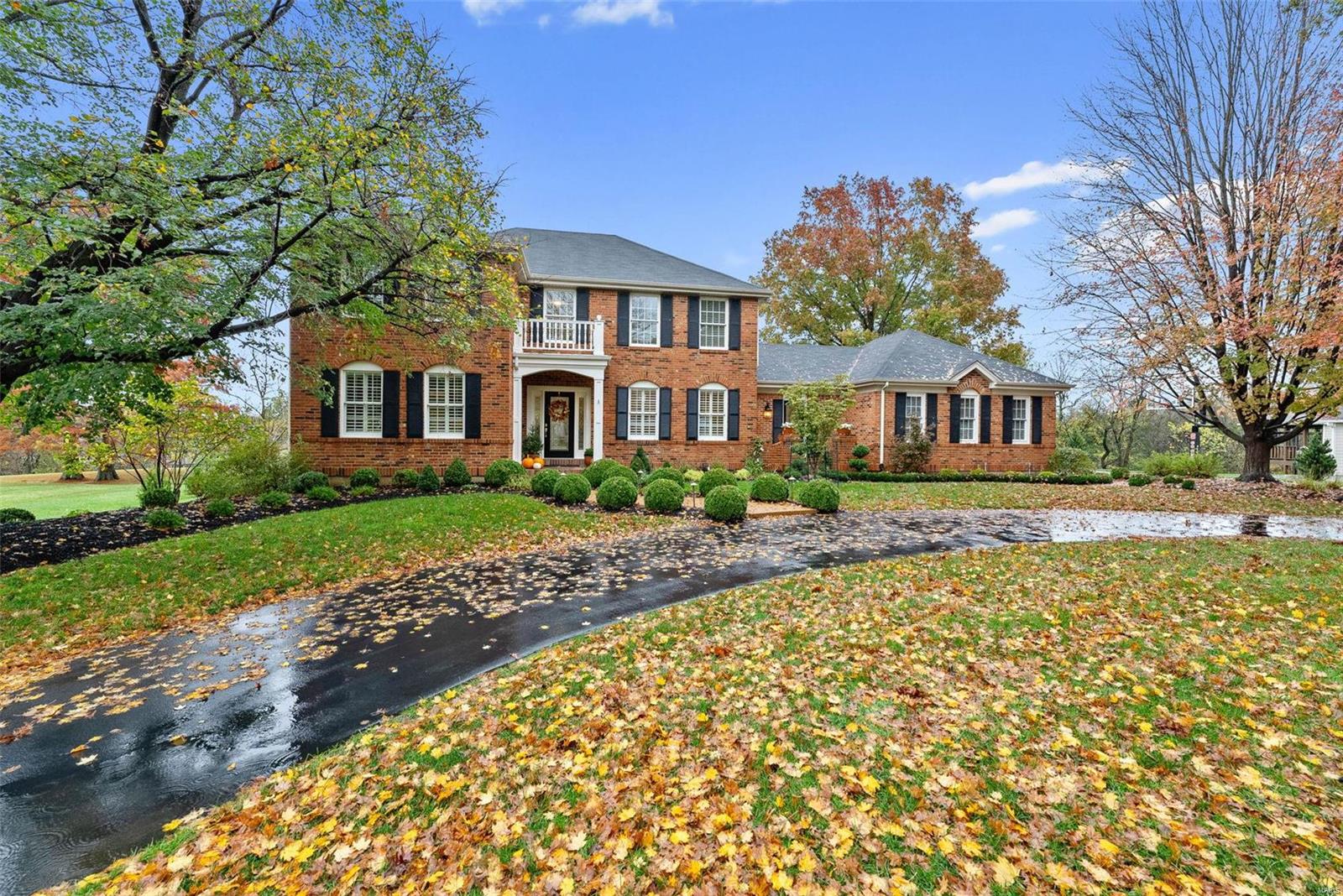 Chesterfield, Missouri 63005, United States, 4 Bedrooms Bedrooms, ,3 BathroomsBathrooms,Residential,Pending,34566
