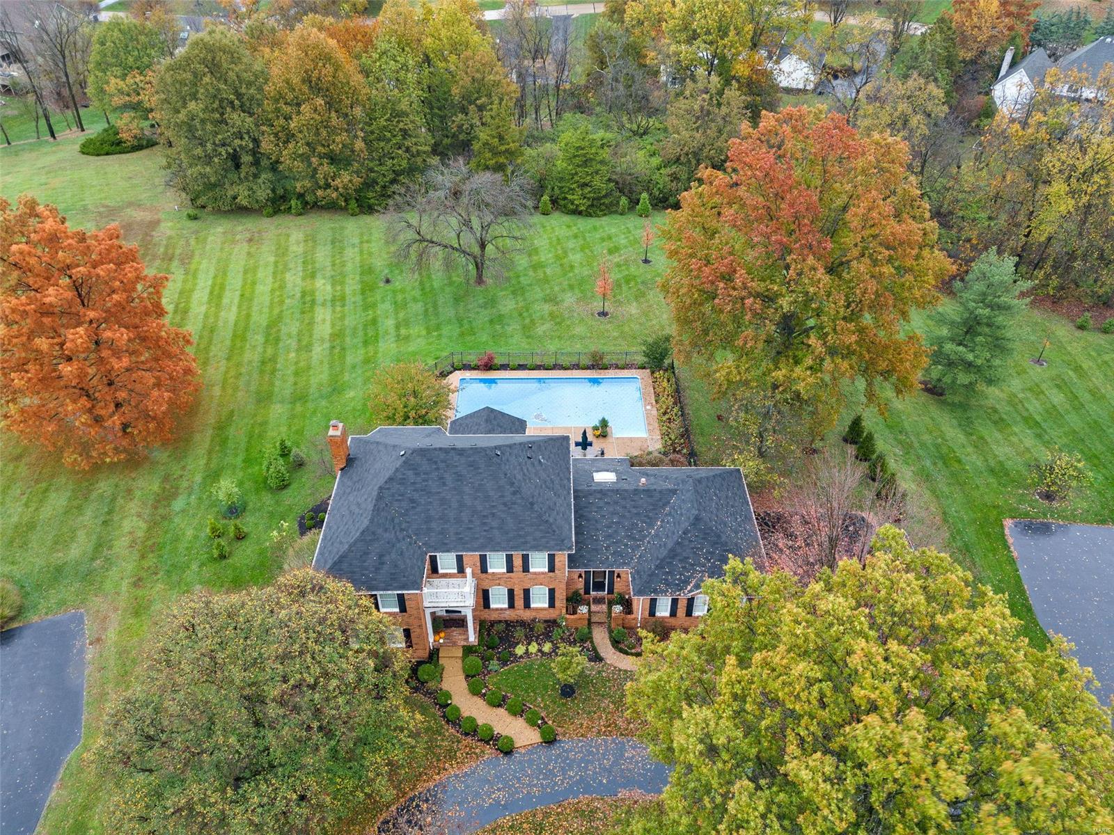 Chesterfield, Missouri 63005, United States, 4 Bedrooms Bedrooms, ,3 BathroomsBathrooms,Residential,Pending,34566