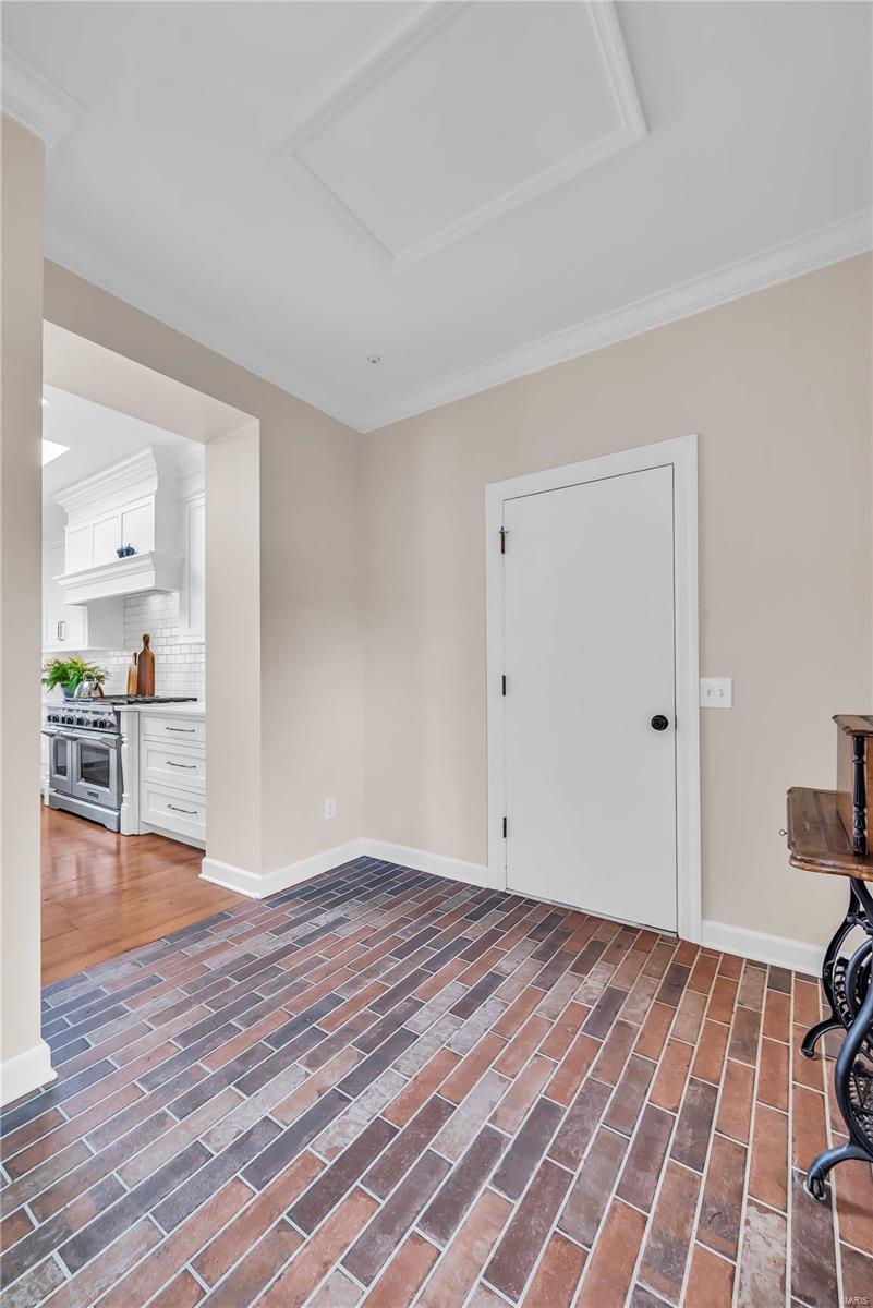 Chesterfield, Missouri 63005, United States, 4 Bedrooms Bedrooms, ,3 BathroomsBathrooms,Residential,Pending,34566