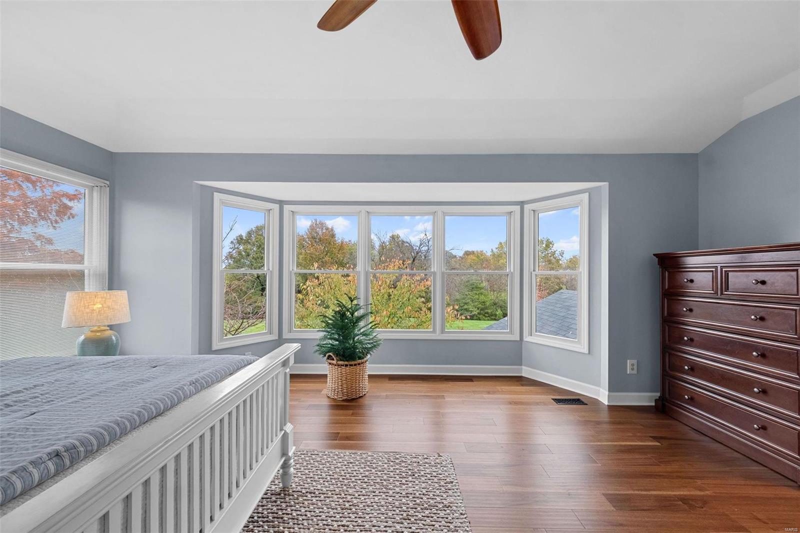 Chesterfield, Missouri 63005, United States, 4 Bedrooms Bedrooms, ,3 BathroomsBathrooms,Residential,Pending,34566