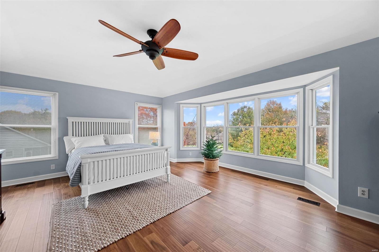 Chesterfield, Missouri 63005, United States, 4 Bedrooms Bedrooms, ,3 BathroomsBathrooms,Residential,Pending,34566