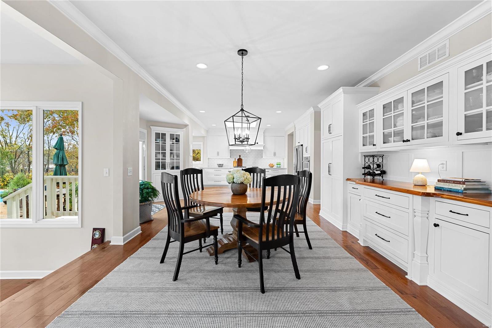 Chesterfield, Missouri 63005, United States, 4 Bedrooms Bedrooms, ,3 BathroomsBathrooms,Residential,Pending,34566