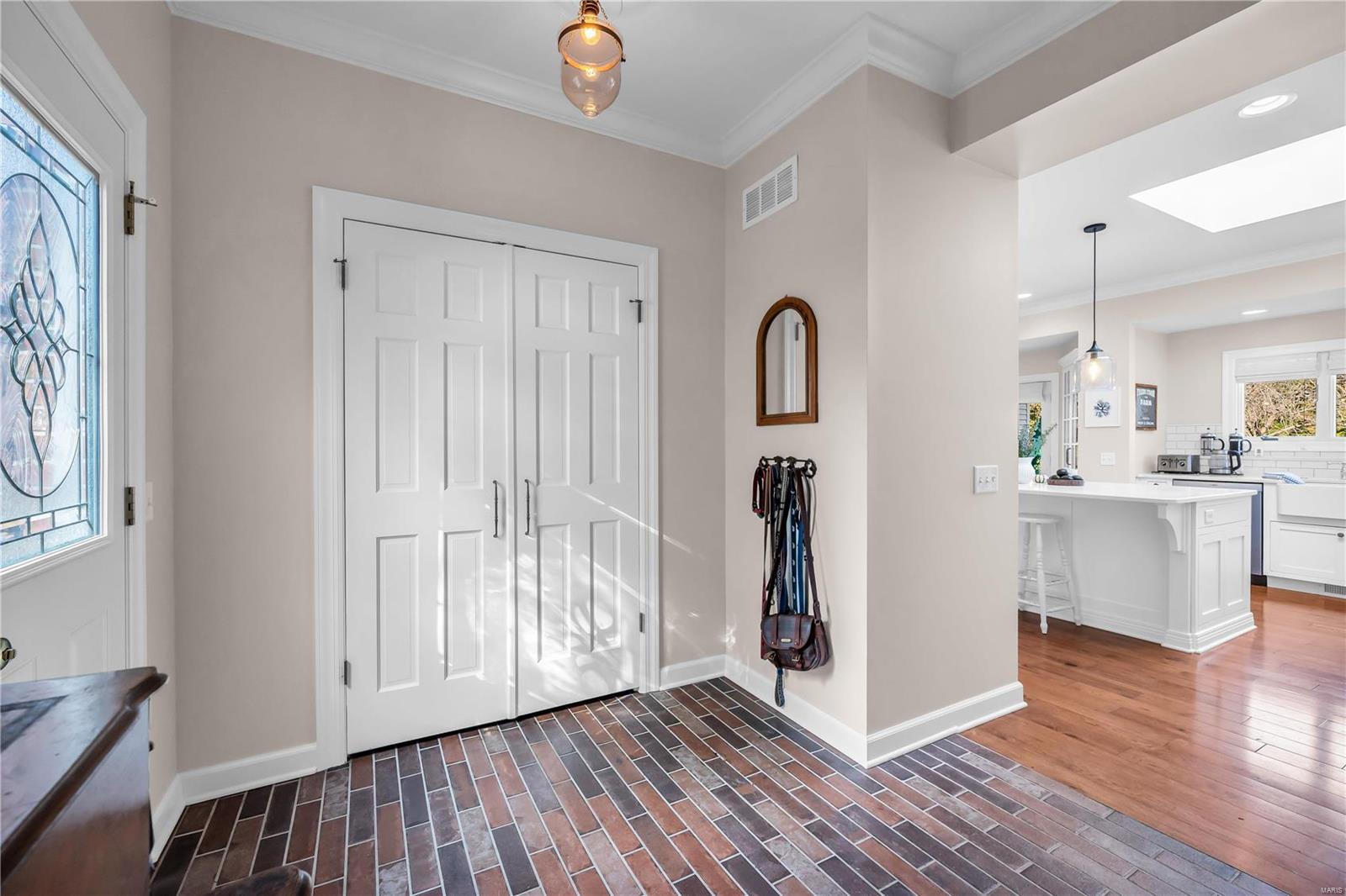 Chesterfield, Missouri 63005, United States, 4 Bedrooms Bedrooms, ,3 BathroomsBathrooms,Residential,Pending,34566