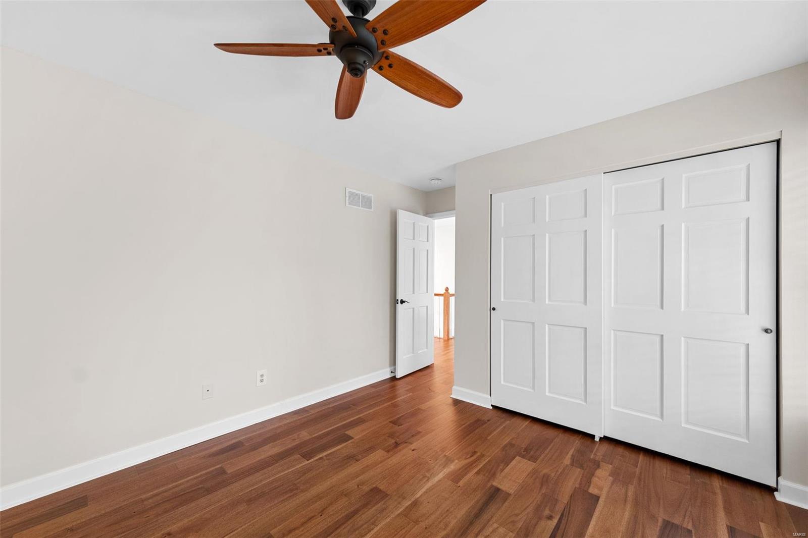 Chesterfield, Missouri 63005, United States, 4 Bedrooms Bedrooms, ,3 BathroomsBathrooms,Residential,Pending,34566