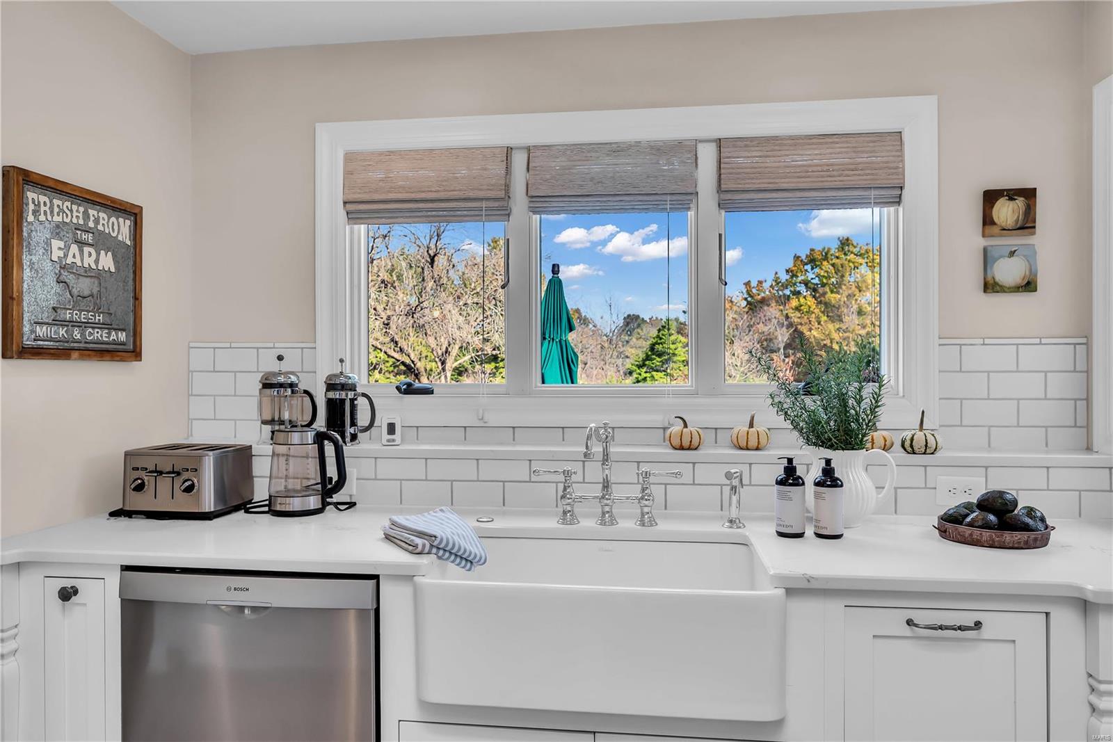 Chesterfield, Missouri 63005, United States, 4 Bedrooms Bedrooms, ,3 BathroomsBathrooms,Residential,Pending,34566