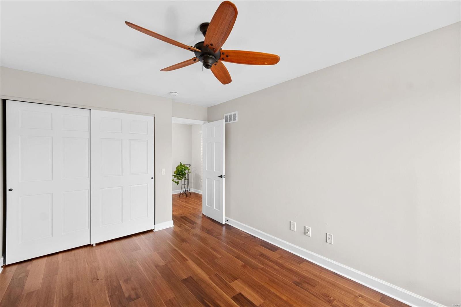 Chesterfield, Missouri 63005, United States, 4 Bedrooms Bedrooms, ,3 BathroomsBathrooms,Residential,Pending,34566