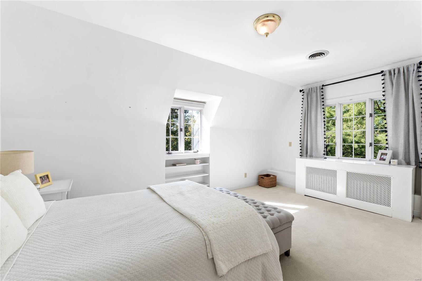 Warson - Residential