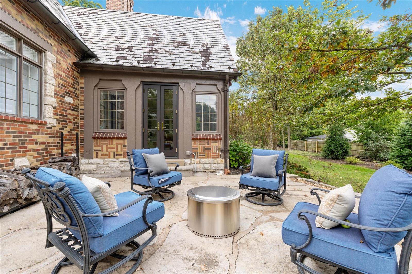 Warson - Residential