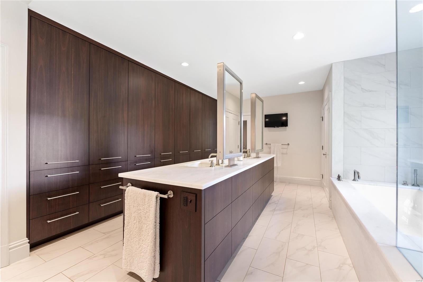 Warson - Residential