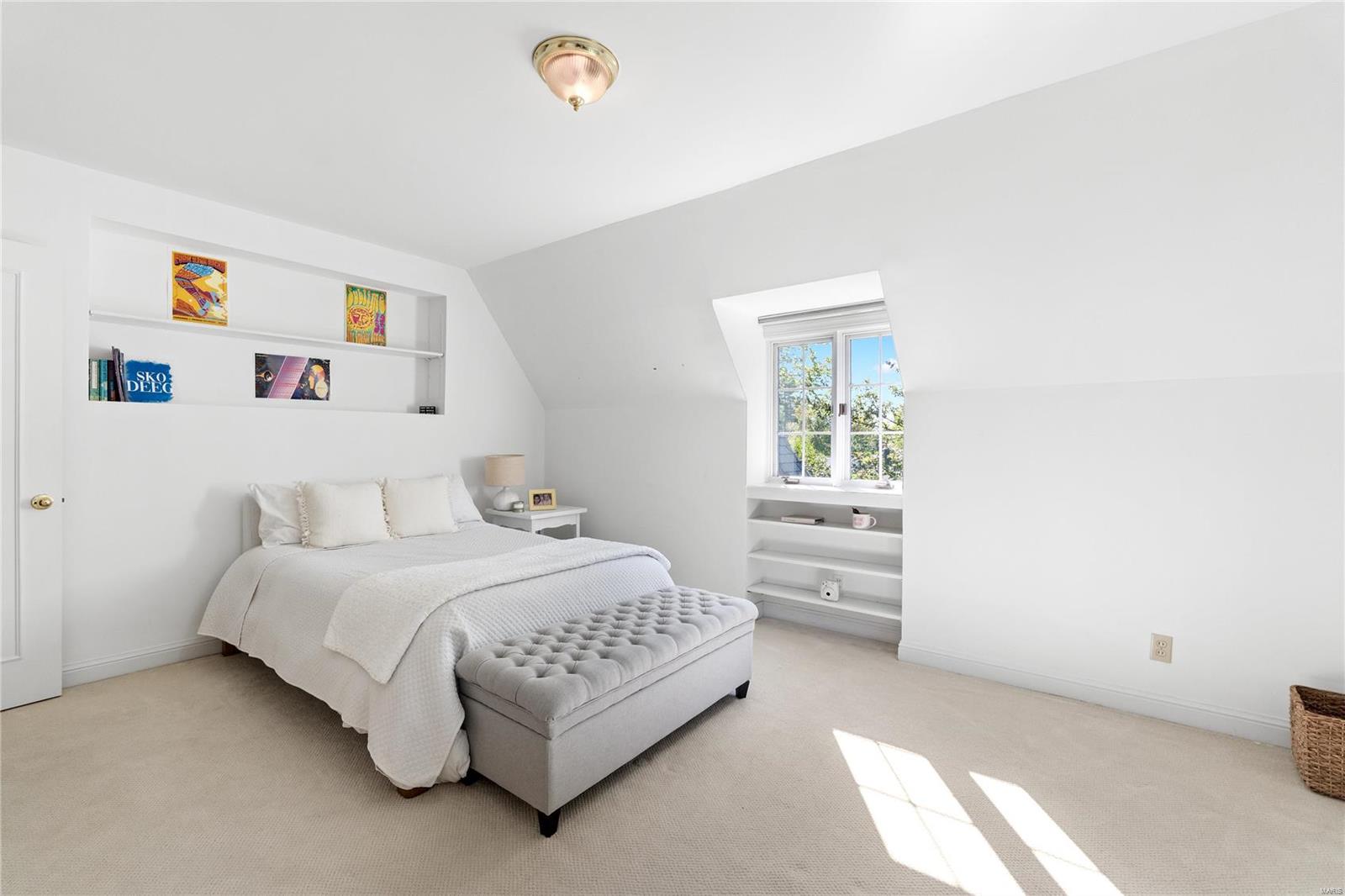 Warson - Residential